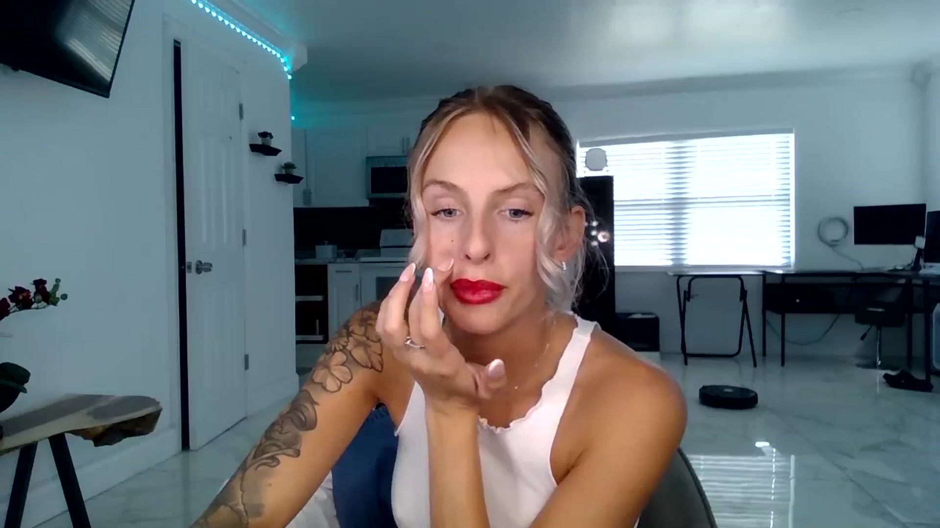 Gallery image thumbnail from BirthdayGirli's myfreecams stream on, 07/15/2024, 19:13 image 15 of 20