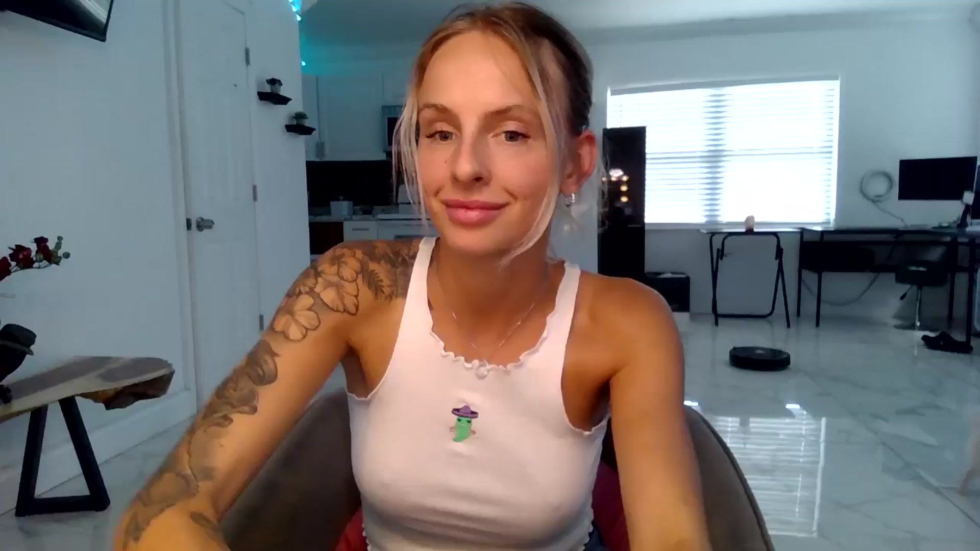 Gallery image thumbnail from BirthdayGirli's myfreecams stream on, 07/15/2024, 19:13 image 1 of 20