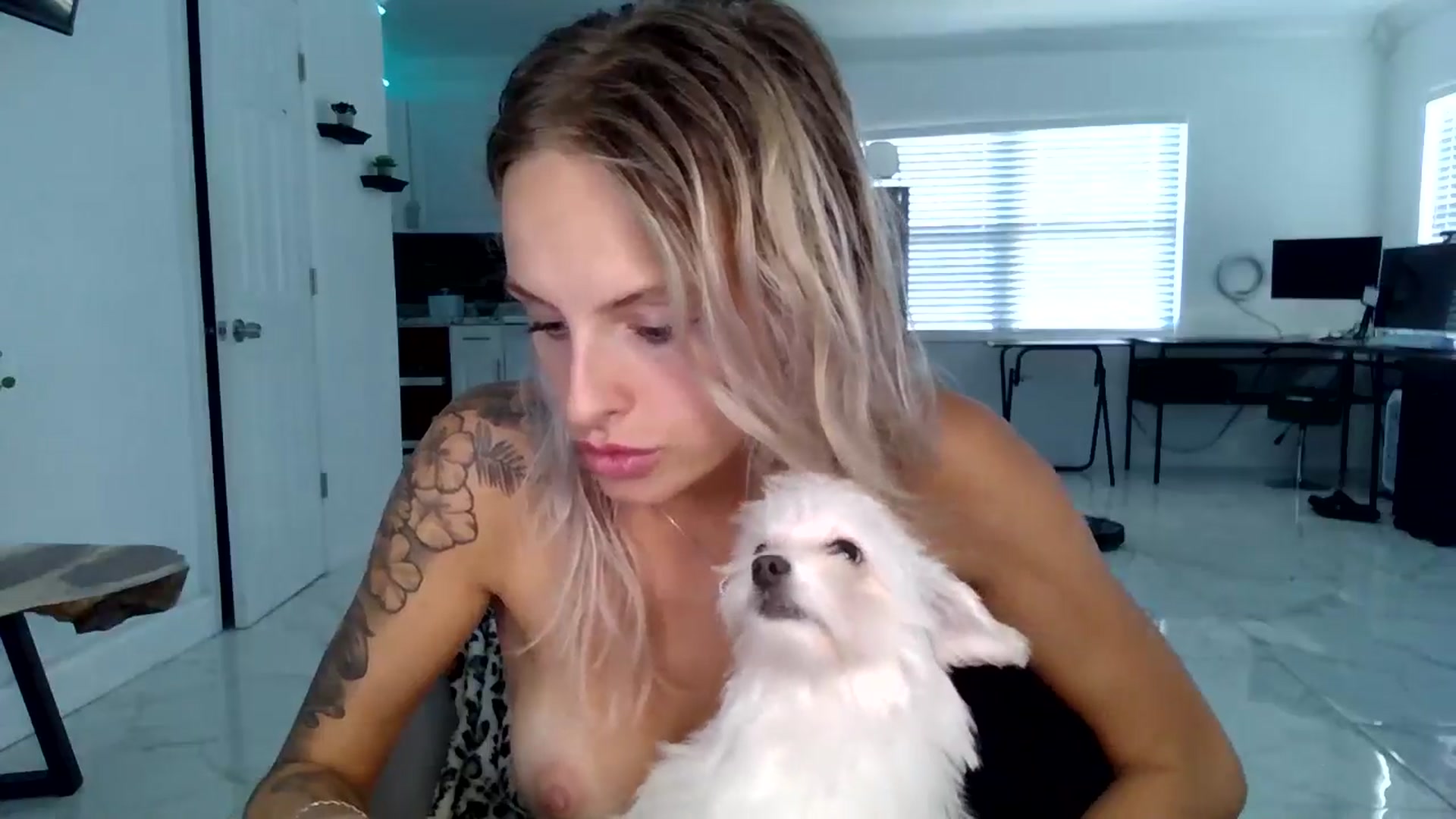 Gallery image thumbnail from BirthdayGirli's myfreecams stream on, 07/15/2024, 21:32 image 6 of 20