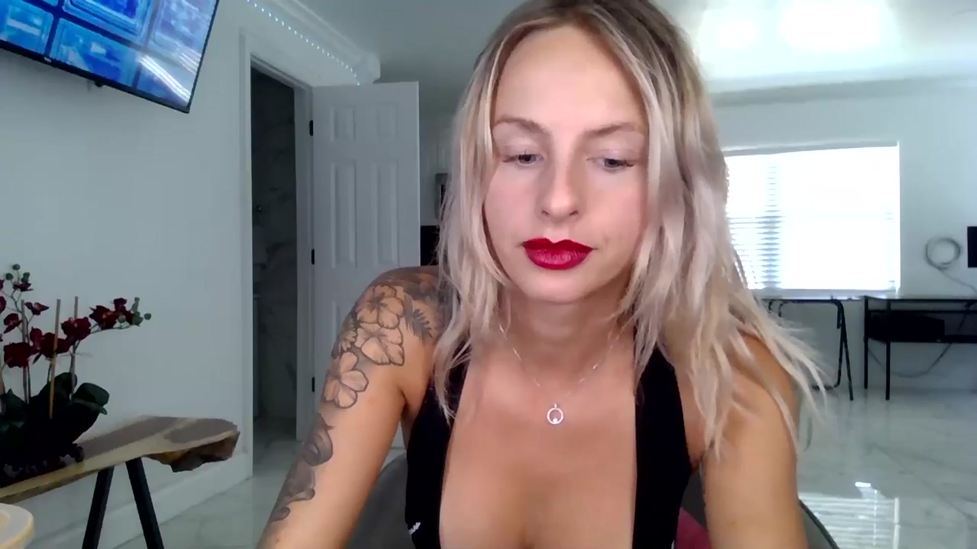 Gallery image thumbnail from BirthdayGirli's myfreecams stream on, 07/16/2024, 15:28 image 12 of 20