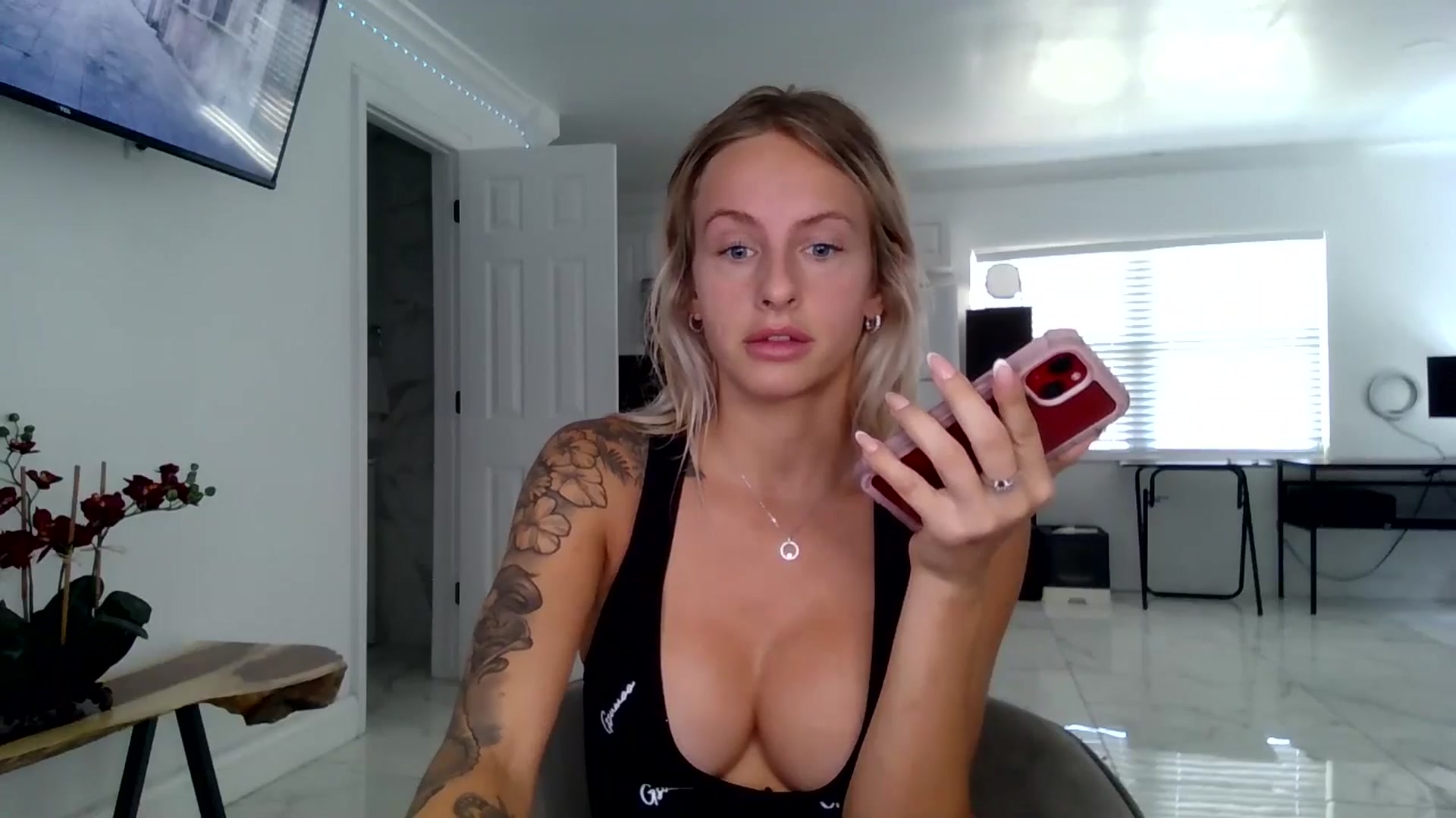 Gallery image thumbnail from BirthdayGirli's myfreecams stream on, 07/16/2024, 15:28 image 2 of 20