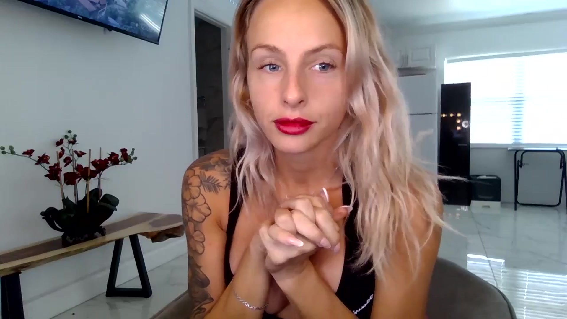 Gallery image thumbnail from BirthdayGirli's myfreecams stream on, 07/16/2024, 17:20 image 2 of 20