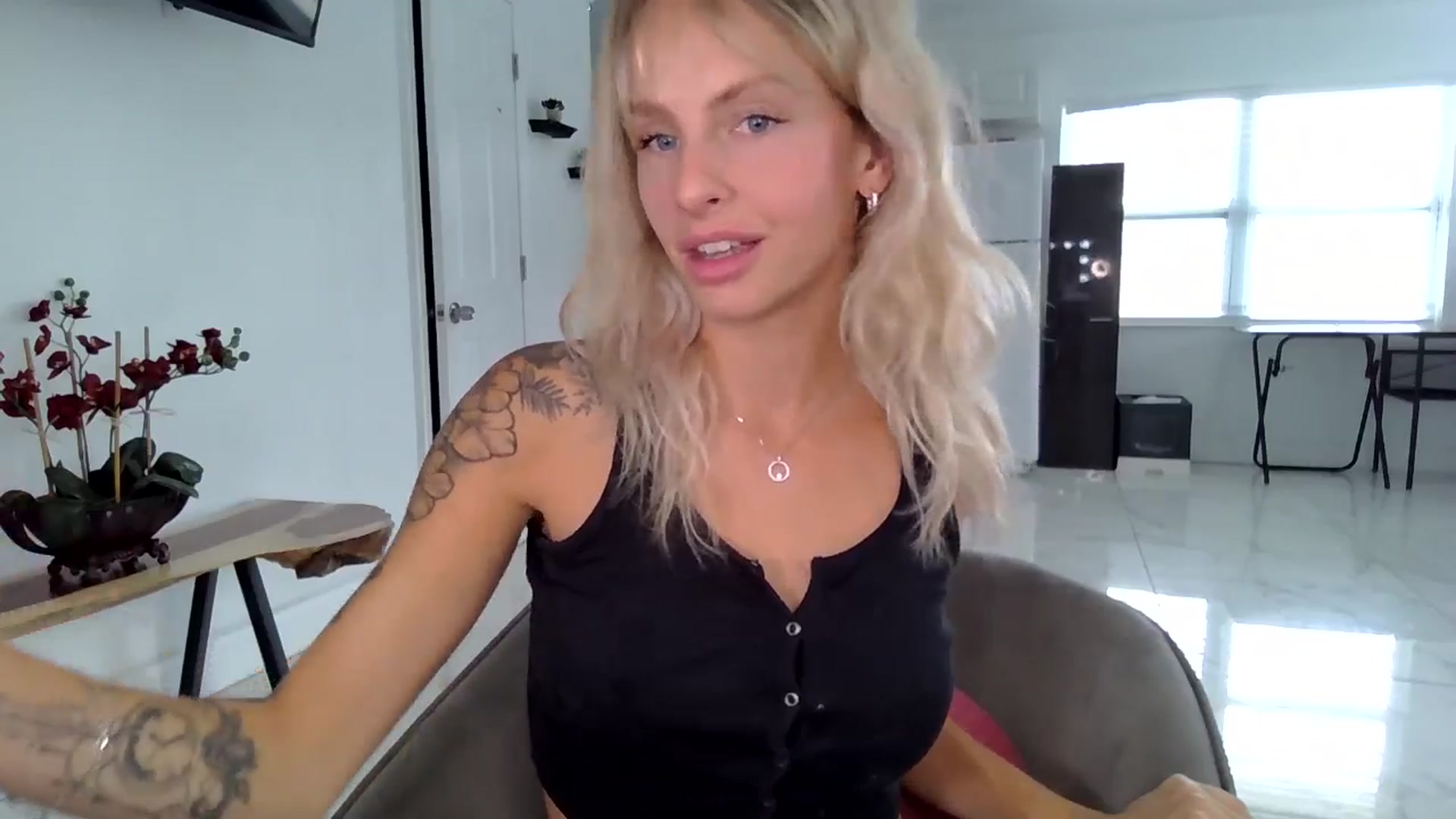 Gallery image thumbnail from BirthdayGirli's myfreecams stream on, 07/20/2024, 18:21 image 3 of 20