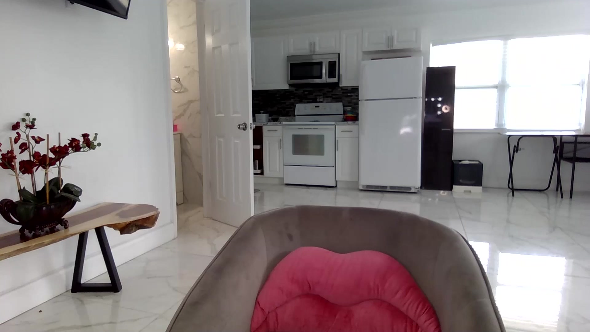 Gallery image thumbnail from BirthdayGirli's myfreecams stream on, 07/20/2024, 18:21 image 10 of 20