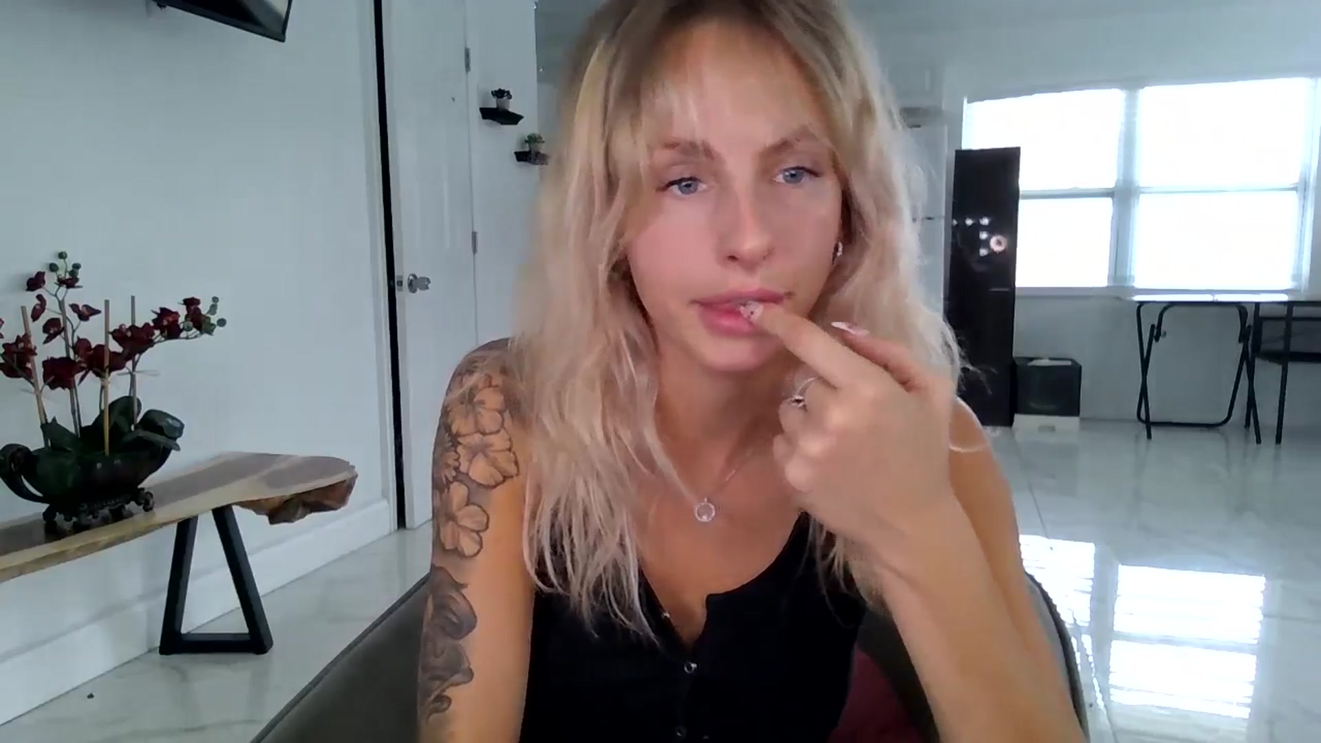 Gallery image thumbnail from BirthdayGirli's myfreecams stream on, 07/20/2024, 18:21 image 7 of 20