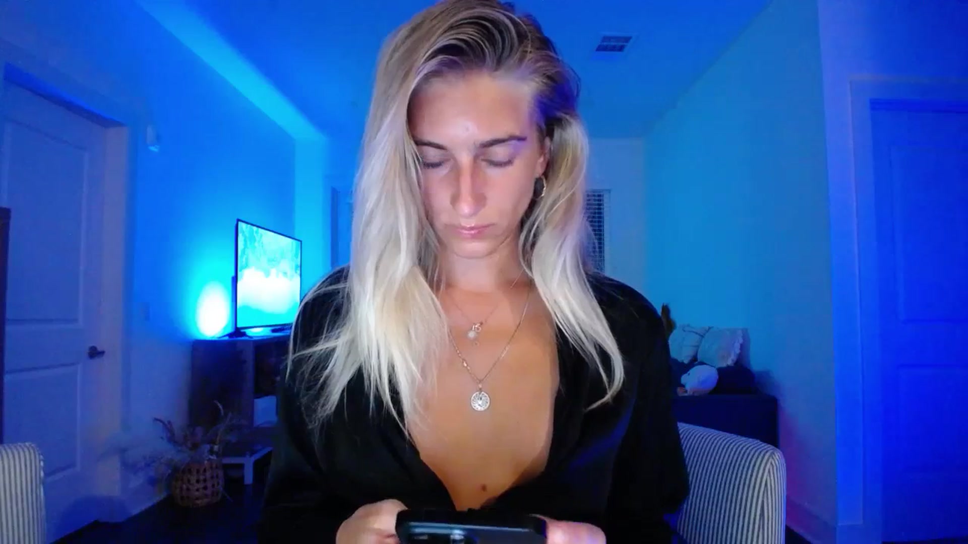 Gallery image thumbnail from BirthdayIrina's myfreecams stream on, 07/21/2023, 05:19 image 16 of 20