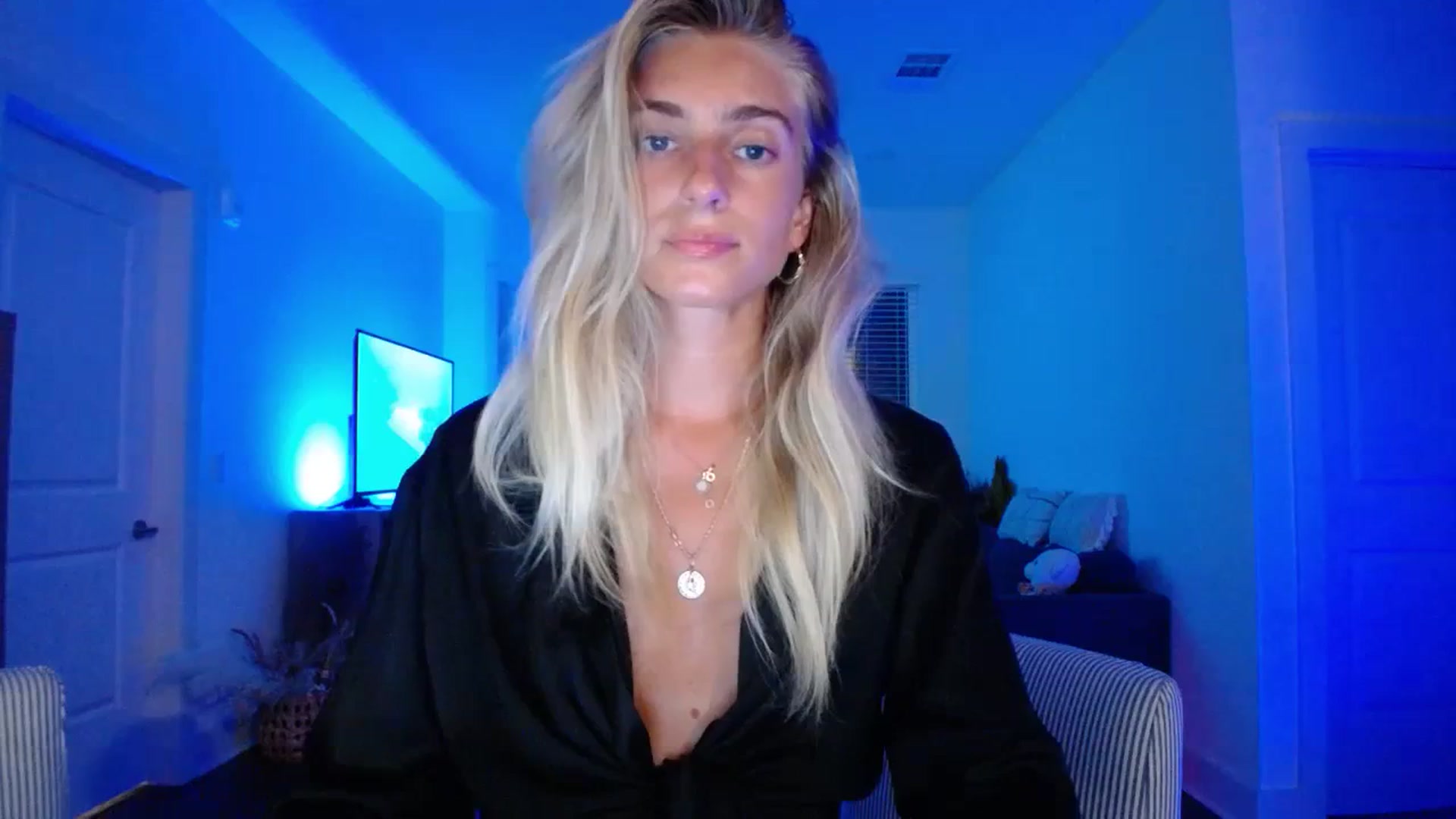 Gallery image thumbnail from BirthdayIrina's myfreecams stream on, 07/21/2023, 05:19 image 1 of 20