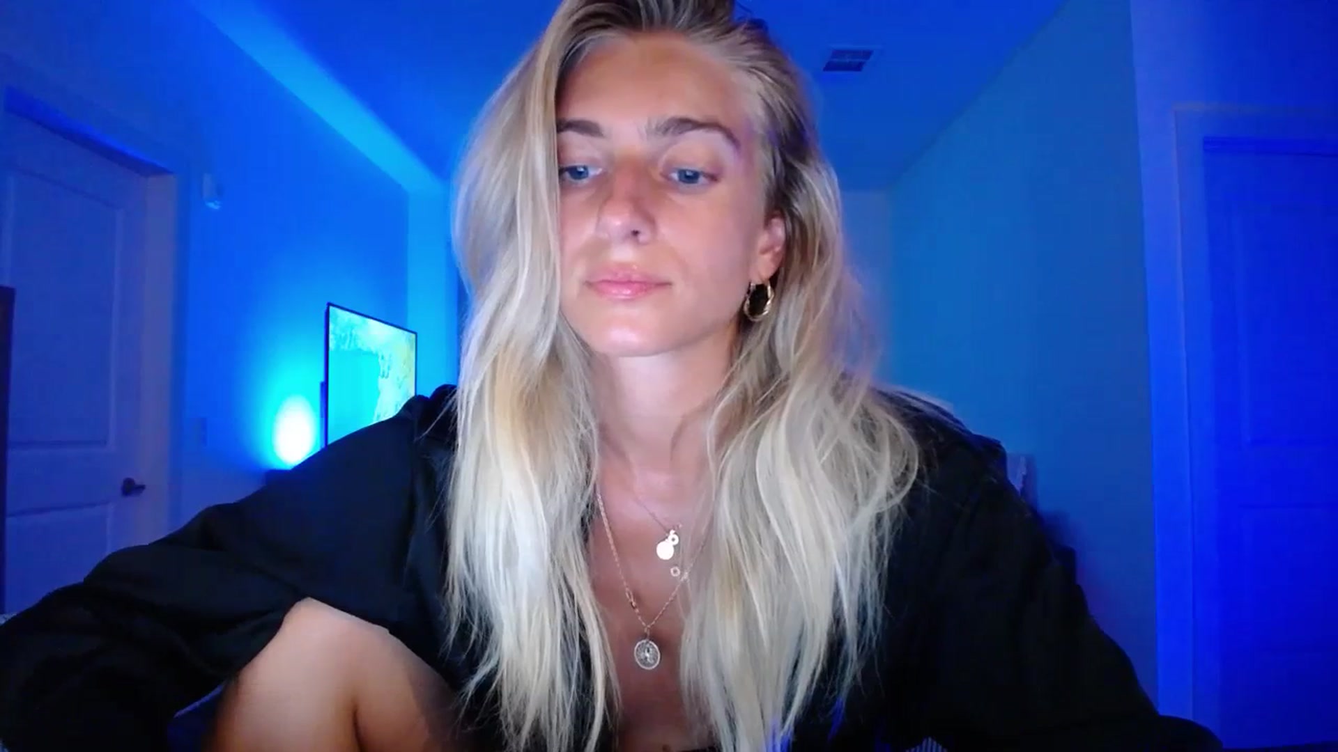 Gallery image thumbnail from BirthdayIrina's myfreecams stream on, 07/21/2023, 05:19 image 8 of 20