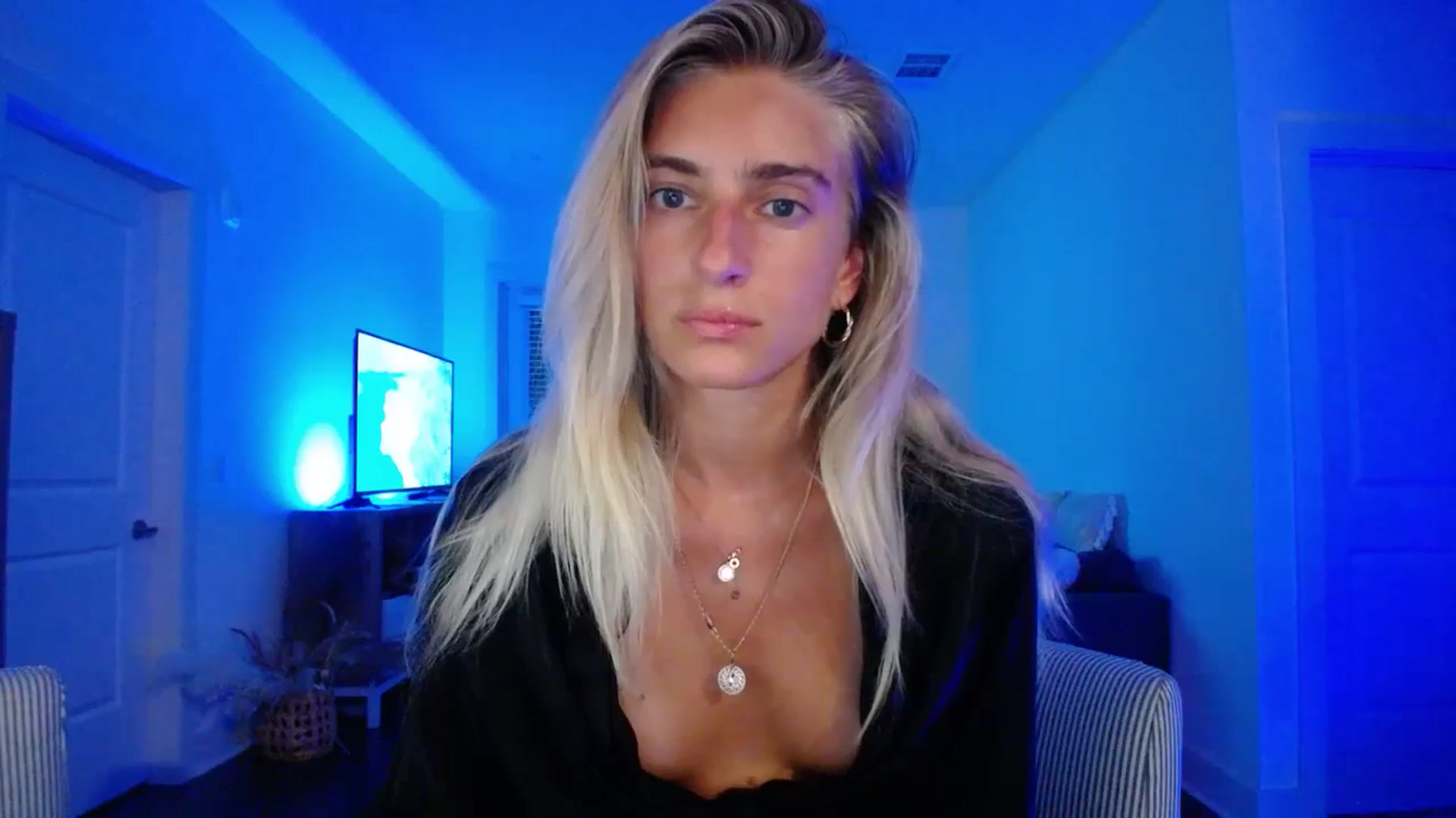 Gallery image thumbnail from BirthdayIrina's myfreecams stream on, 07/21/2023, 05:19 image 15 of 20