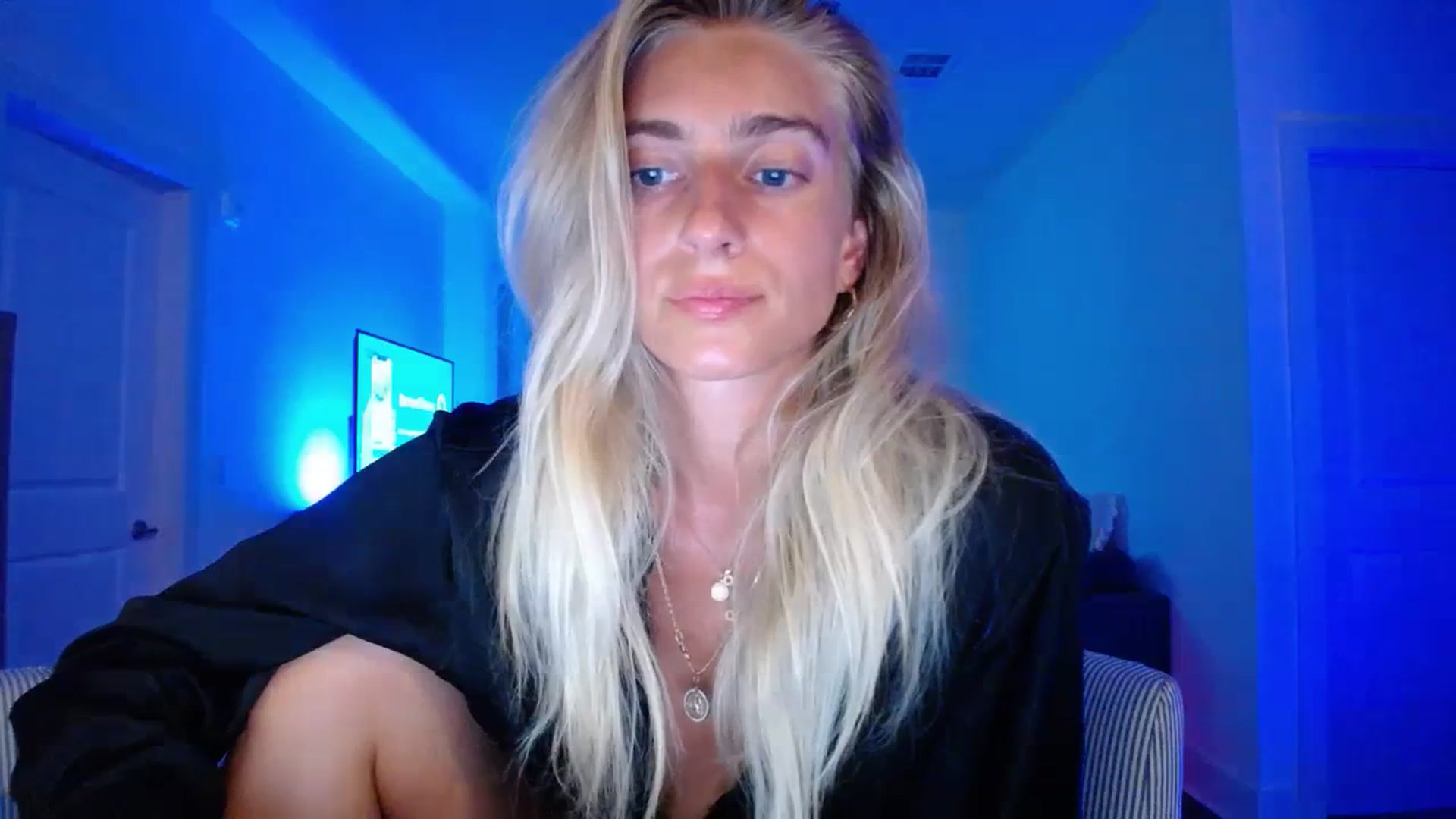 Gallery image thumbnail from BirthdayIrina's myfreecams stream on, 07/21/2023, 05:19 image 6 of 20