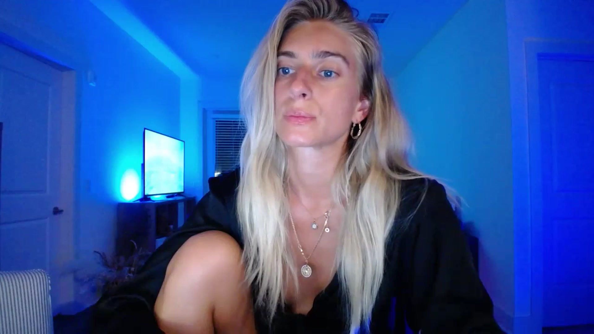 Gallery image thumbnail from BirthdayIrina's myfreecams stream on, 07/21/2023, 06:05 image 14 of 20