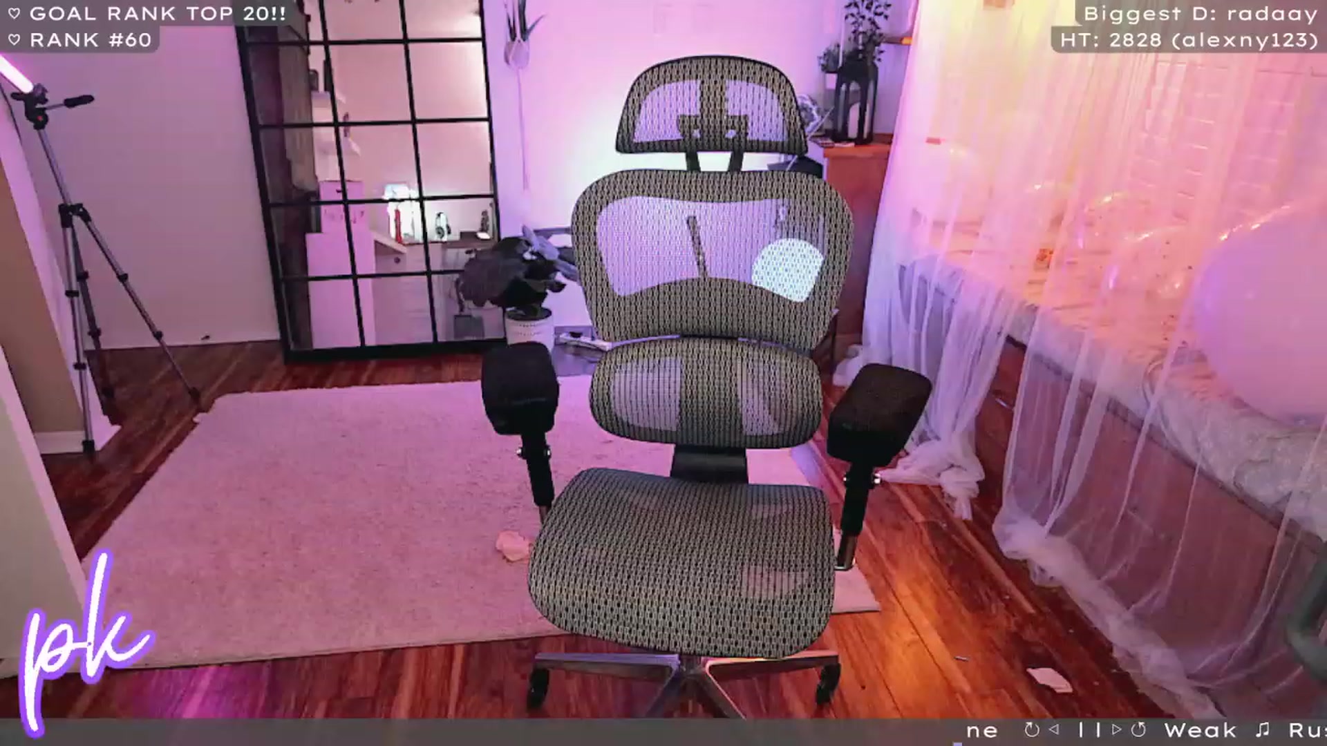 Gallery image thumbnail from BirthdayKate's myfreecams stream on, 04/21/2023, 04:57 image 14 of 20