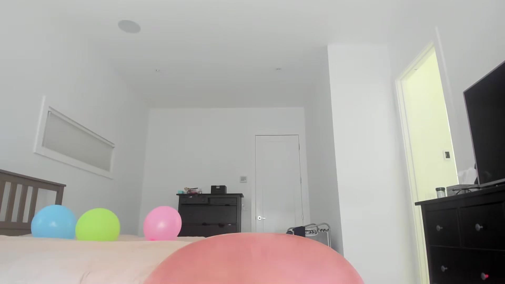 Gallery image thumbnail from BirthdayKym's myfreecams stream on, 05/21/2024, 20:35 image 14 of 20