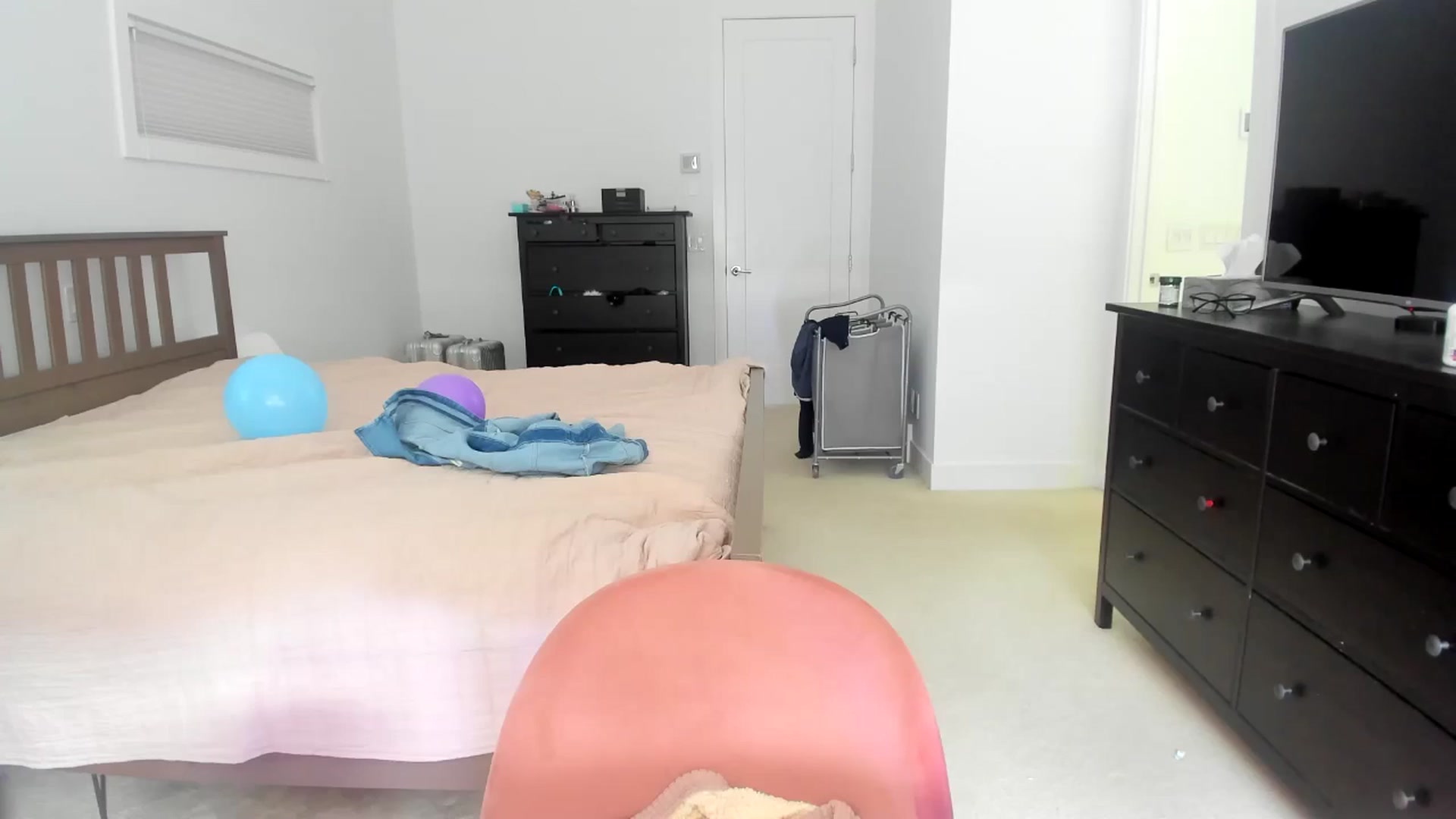 Gallery image thumbnail from BirthdayKym's myfreecams stream on, 05/21/2024, 22:19 image 19 of 20