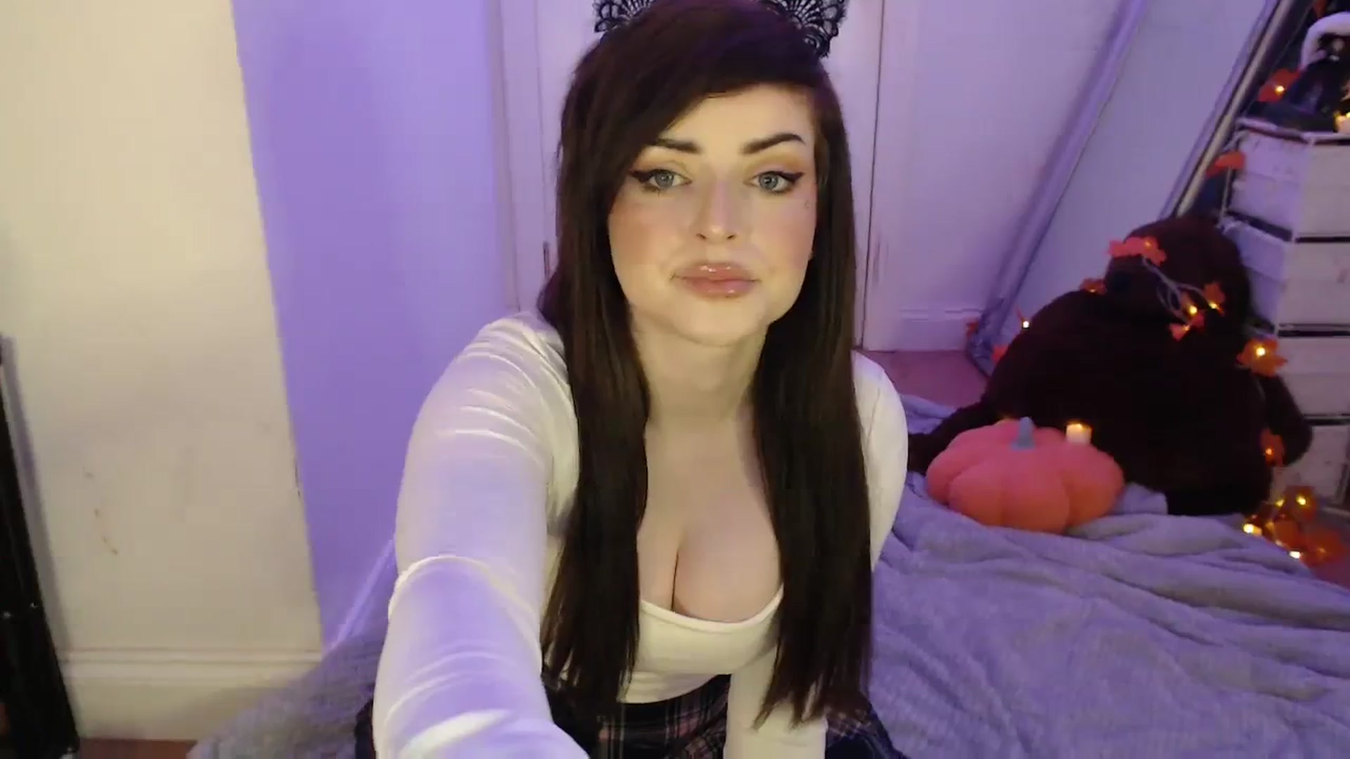 Gallery image thumbnail from BirthdayLex's myfreecams stream on, 11/15/2023, 23:13 image 19 of 20