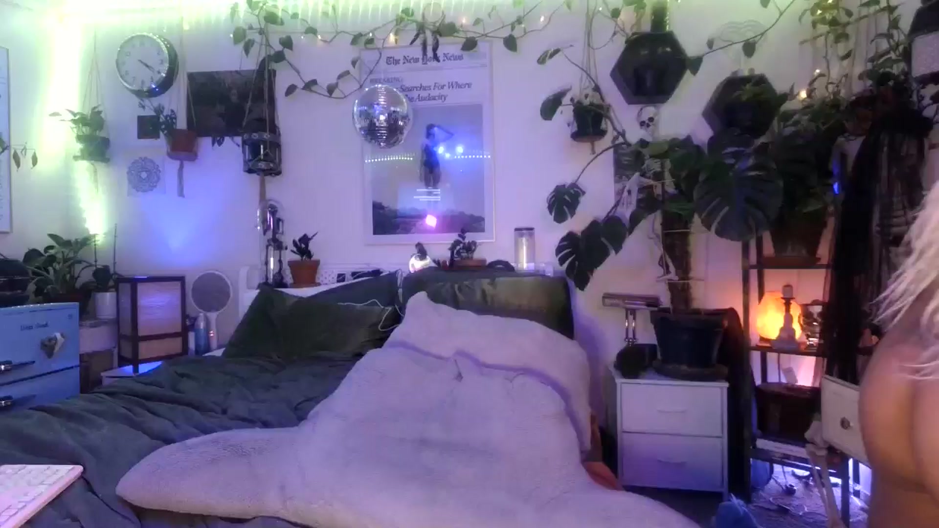 Gallery image thumbnail from BirthdayLexxx's myfreecams stream on, 09/14/2024, 05:39 image 14 of 20