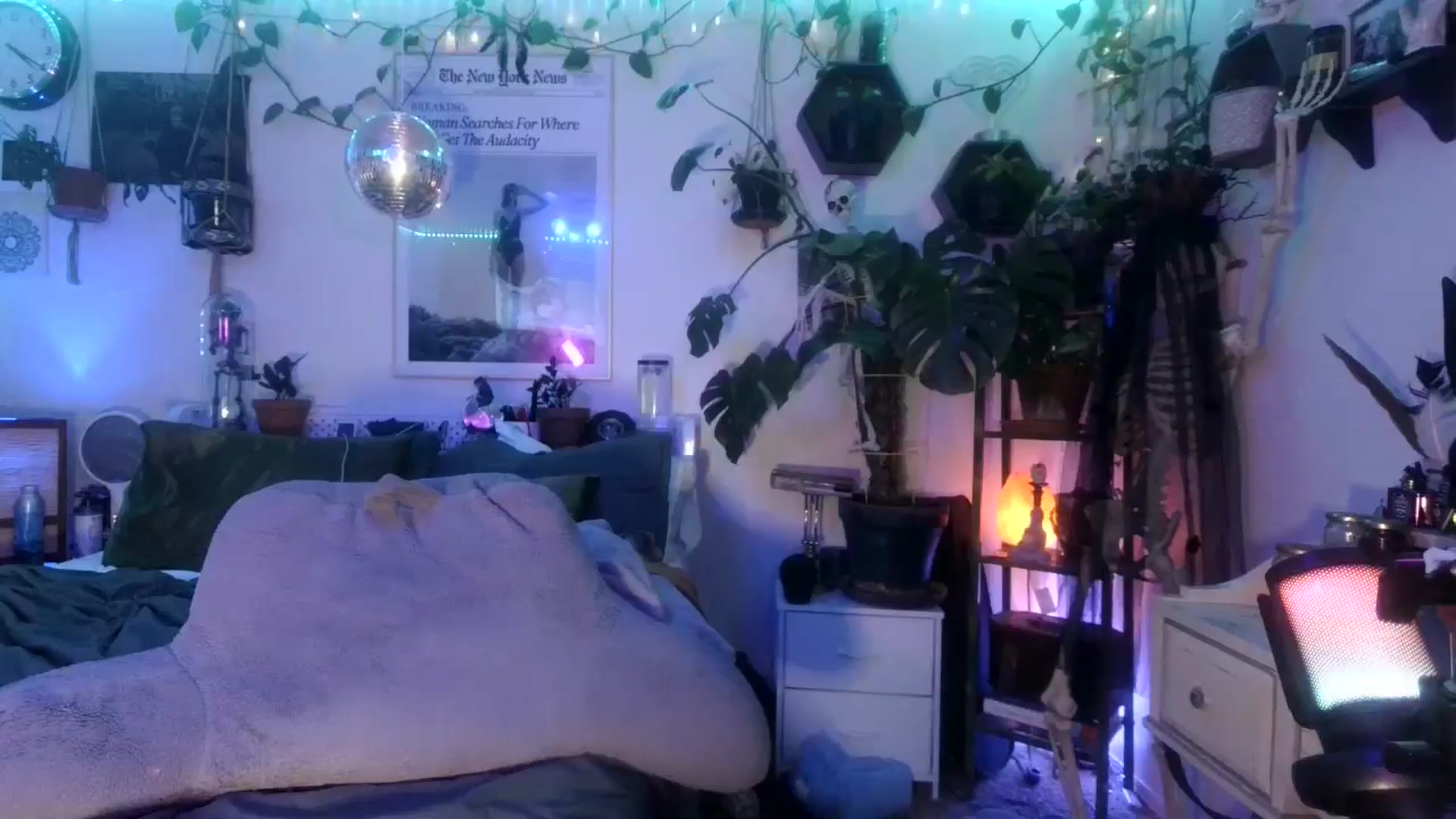 Gallery image thumbnail from BirthdayLexxx's myfreecams stream on, 09/16/2024, 06:03 image 16 of 20