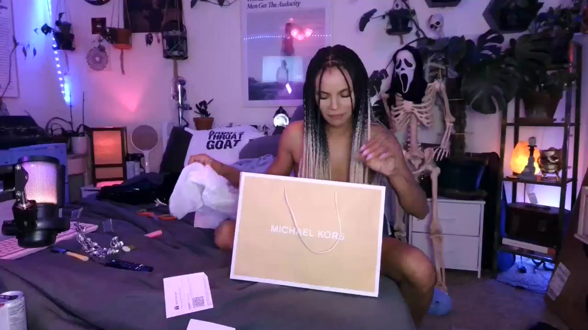 Gallery image thumbnail from BirthdayLexxx's myfreecams stream on, 09/23/2024, 10:22 image 12 of 20