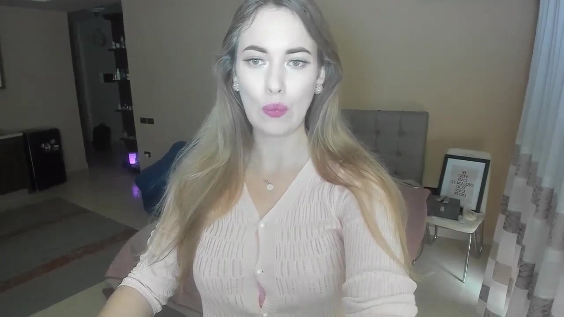 Gallery image thumbnail from BirthdayLori's myfreecams stream on, 03/01/2024, 15:01 image 12 of 20