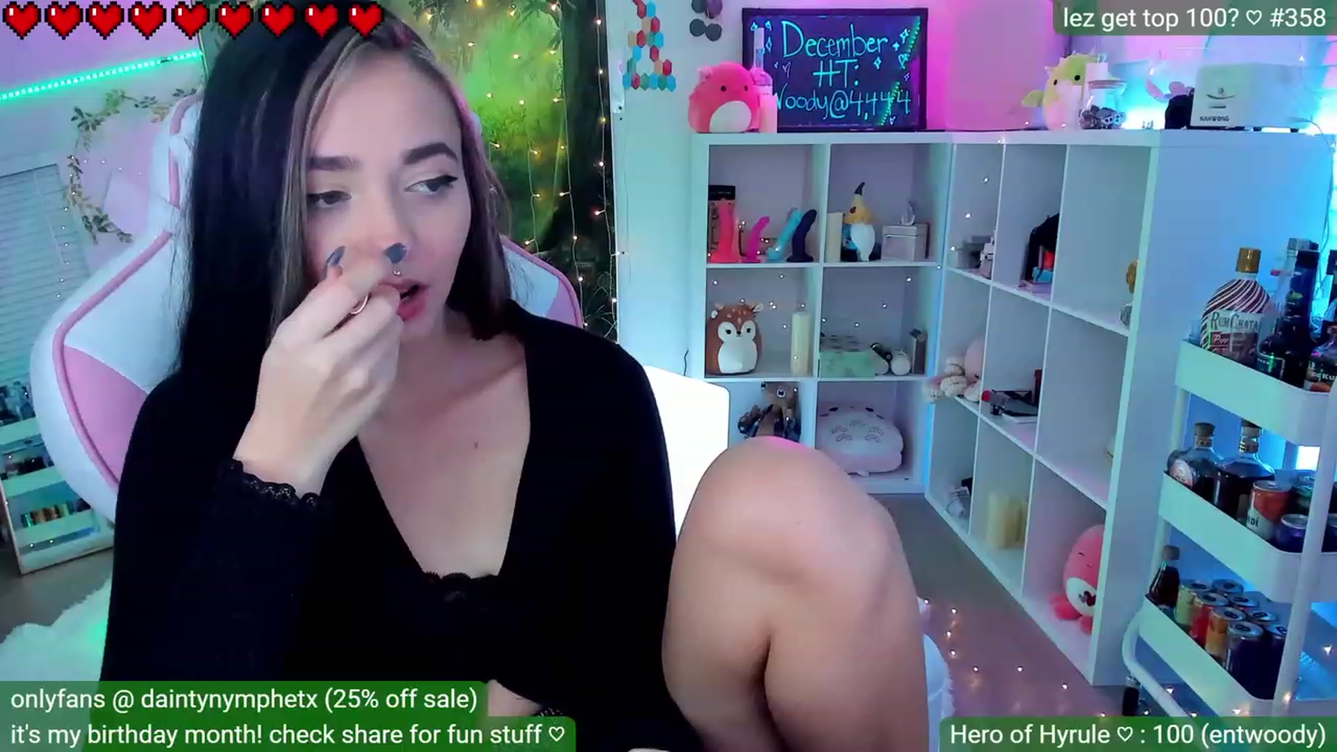 Gallery image thumbnail from BirthdayNym's myfreecams stream on, 12/08/2022, 04:33 image 5 of 20