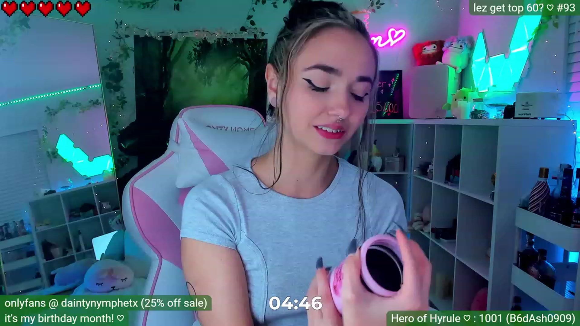 Gallery image thumbnail from BirthdayNym's myfreecams stream on, 12/17/2022, 05:32 image 3 of 20