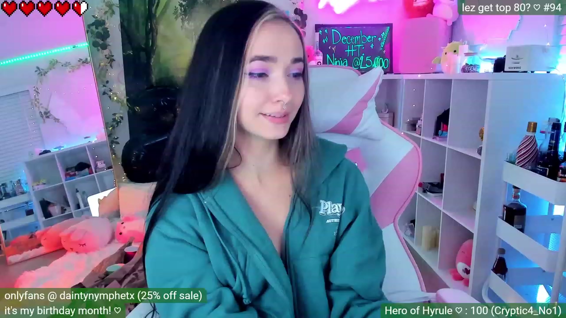 Gallery image thumbnail from BirthdayNym's myfreecams stream on, 12/19/2022, 04:35 image 5 of 20