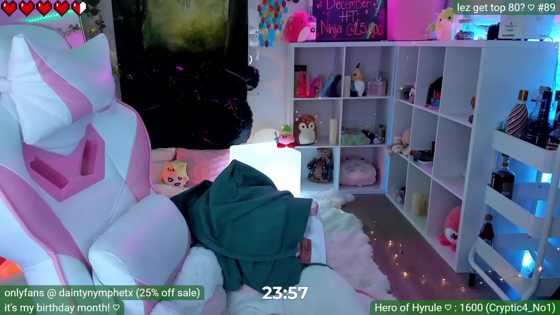 Gallery image thumbnail from BirthdayNym's myfreecams stream on, 12/19/2022, 04:35 image 14 of 20