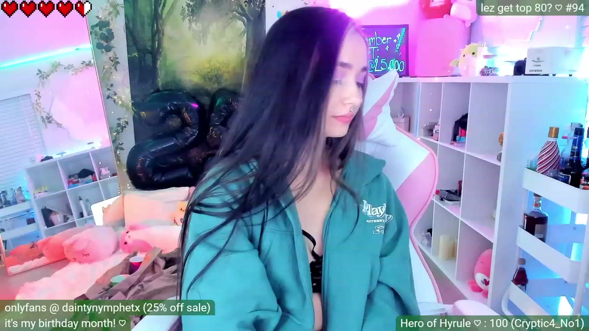 Gallery image thumbnail from BirthdayNym's myfreecams stream on, 12/19/2022, 04:35 image 6 of 20
