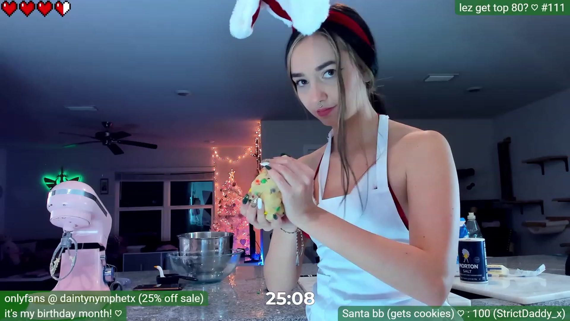 Gallery image thumbnail from BirthdayNym's myfreecams stream on, 12/25/2022, 04:47 image 4 of 20