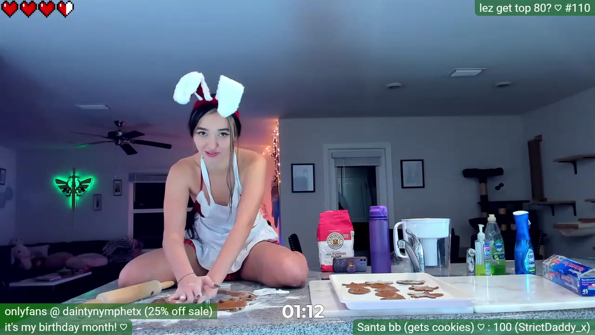 Gallery image thumbnail from BirthdayNym's myfreecams stream on, 12/25/2022, 04:47 image 8 of 20
