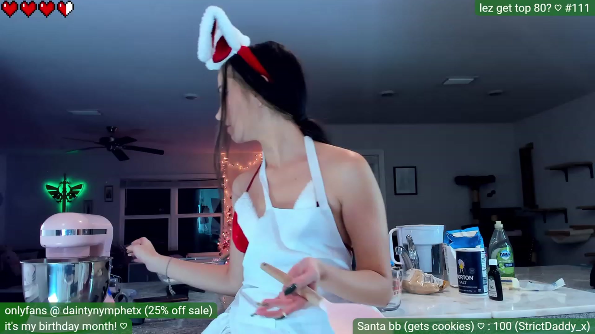 Gallery image thumbnail from BirthdayNym's myfreecams stream on, 12/25/2022, 04:47 image 2 of 20