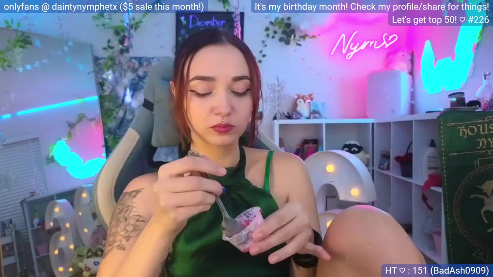 Gallery image thumbnail from BirthdayNym's myfreecams stream on, 12/21/2023, 04:06 image 2 of 20