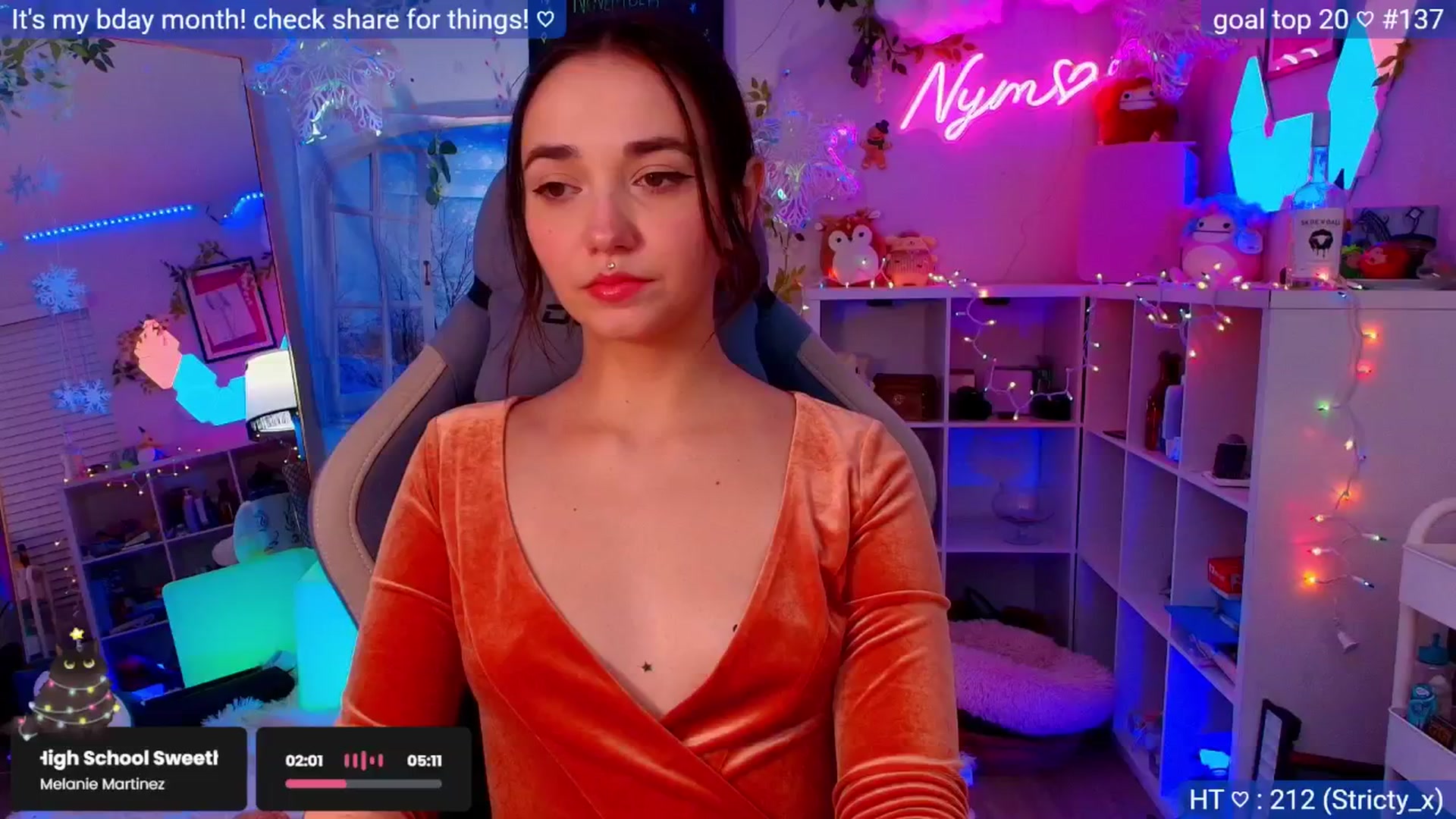 Gallery image thumbnail from BirthdayNym's myfreecams stream on, 12/01/2025, 09:06 image 12 of 20