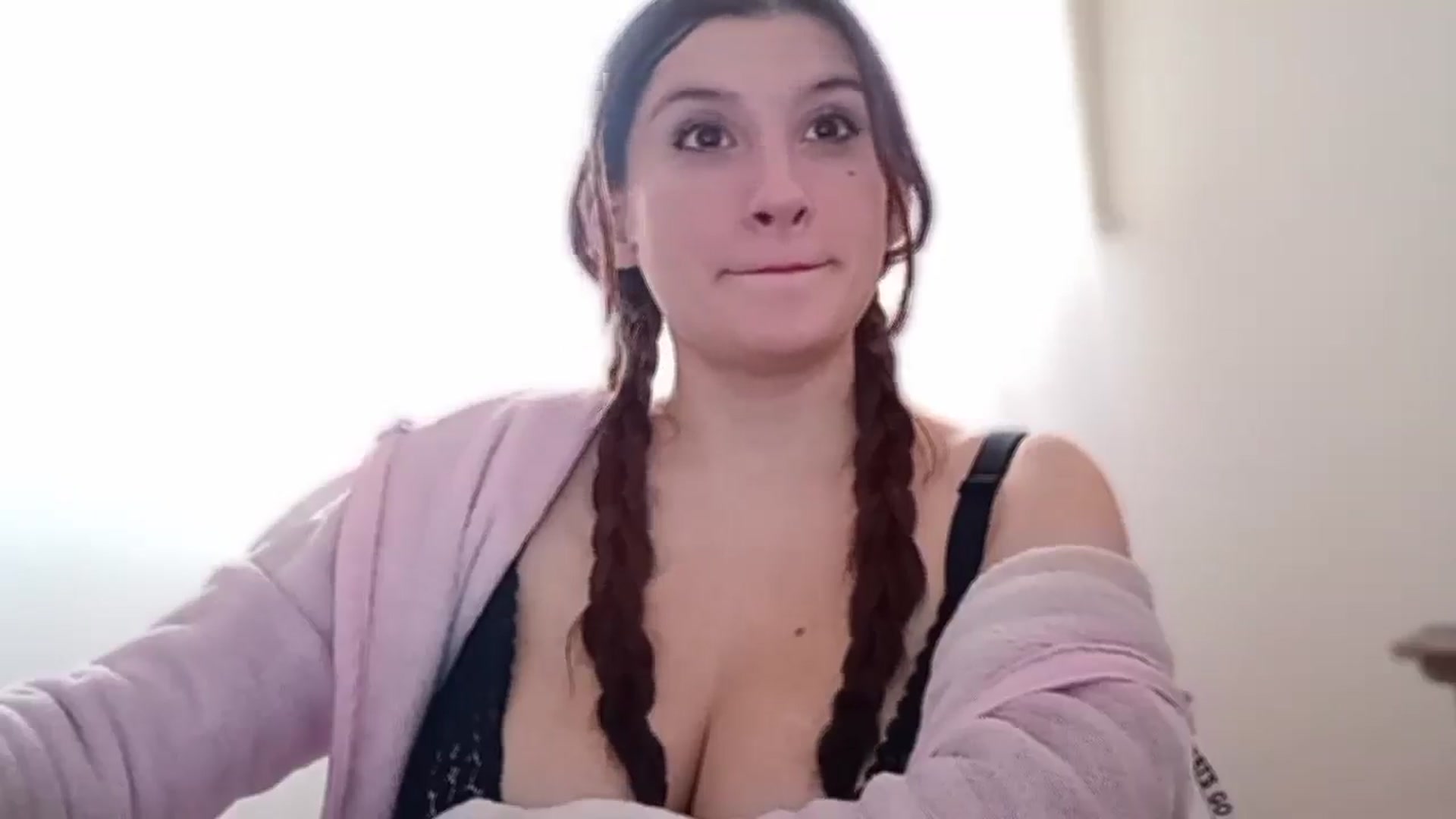 Gallery image thumbnail from BirthdayPanda's myfreecams stream on, 04/14/2026, 16:28 image 13 of 20