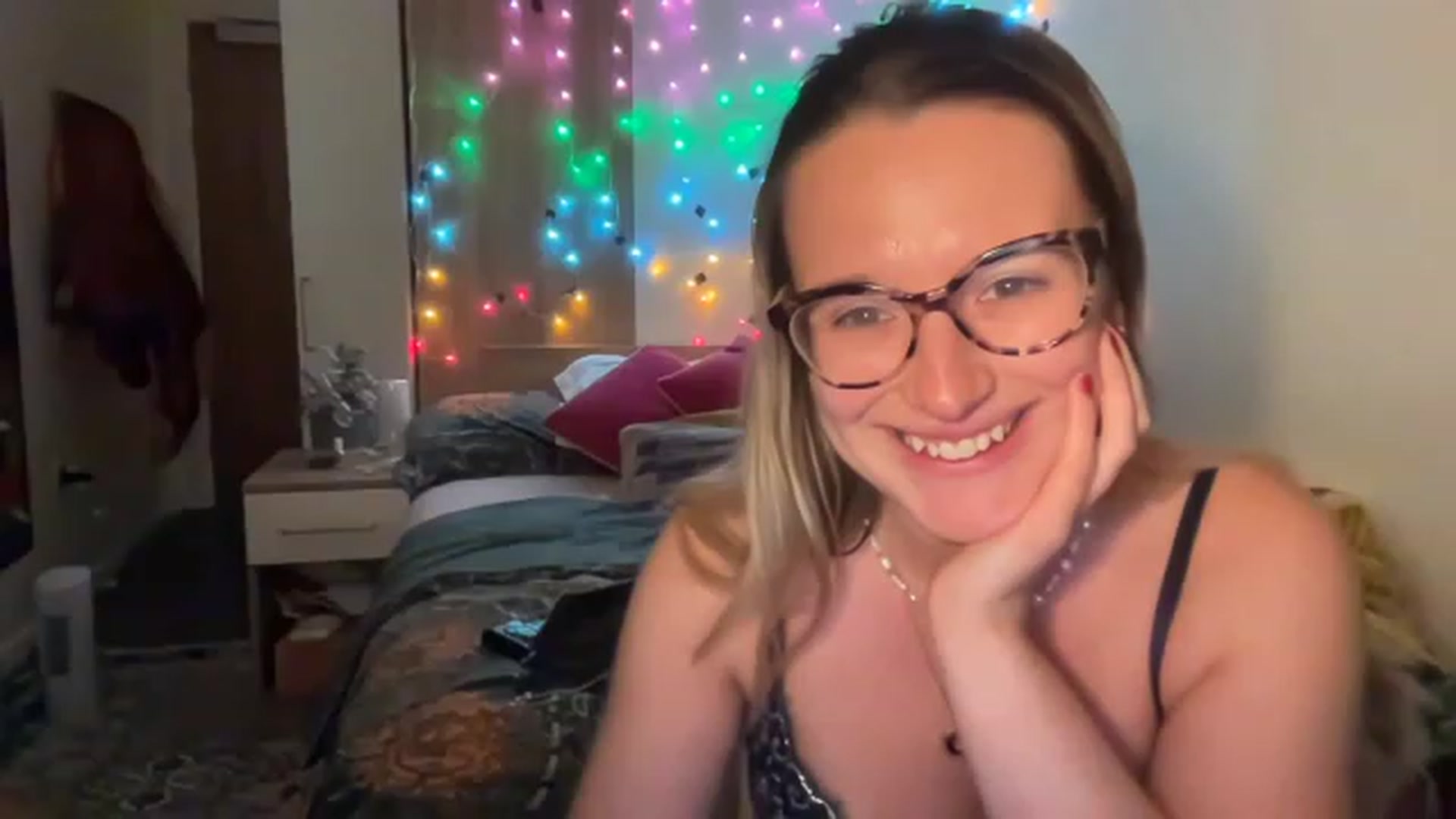 Gallery image thumbnail from BirthdayRosie's myfreecams stream on, 05/02/2023, 22:09 image 11 of 20
