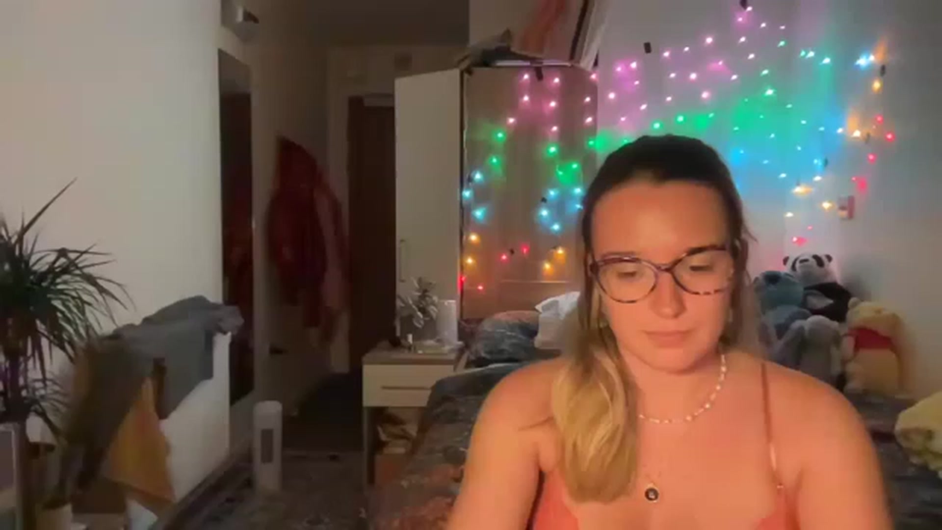 Gallery image thumbnail from BirthdayRosie's myfreecams stream on, 05/03/2023, 21:42 image 19 of 20