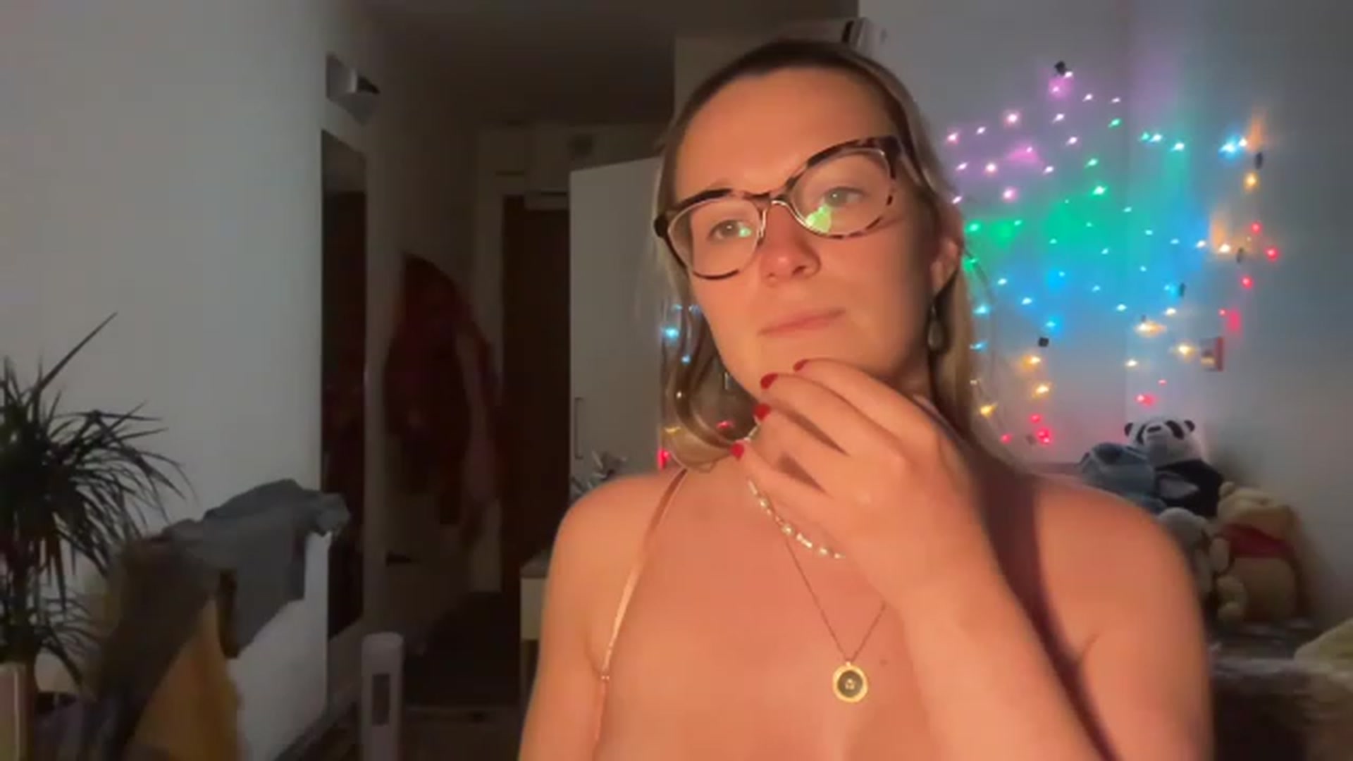 Gallery image thumbnail from BirthdayRosie's myfreecams stream on, 05/03/2023, 21:42 image 6 of 20