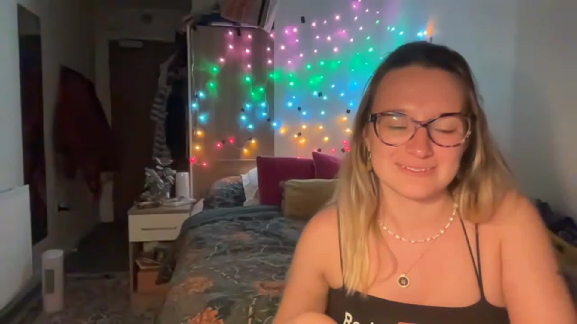 Gallery image thumbnail from BirthdayRosie's myfreecams stream on, 05/04/2023, 22:46 image 19 of 20