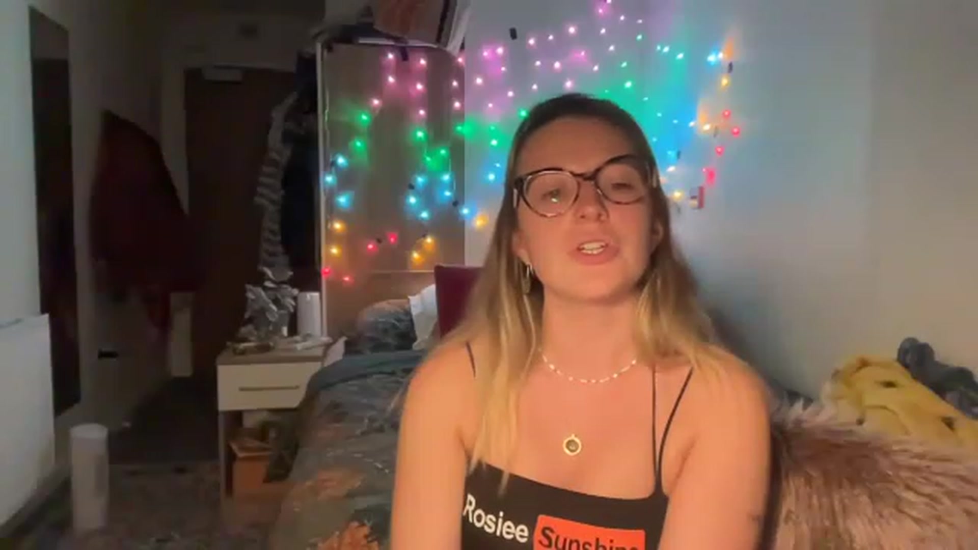Gallery image thumbnail from BirthdayRosie's myfreecams stream on, 05/04/2023, 22:46 image 17 of 20