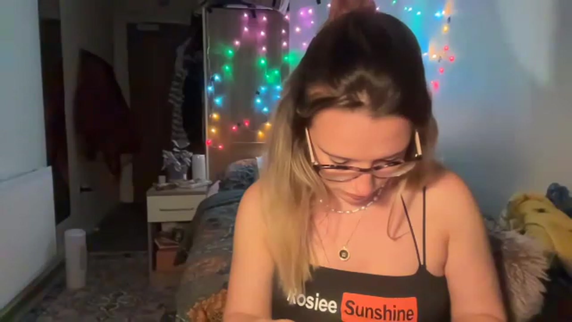 Gallery image thumbnail from BirthdayRosie's myfreecams stream on, 05/04/2023, 22:46 image 8 of 20