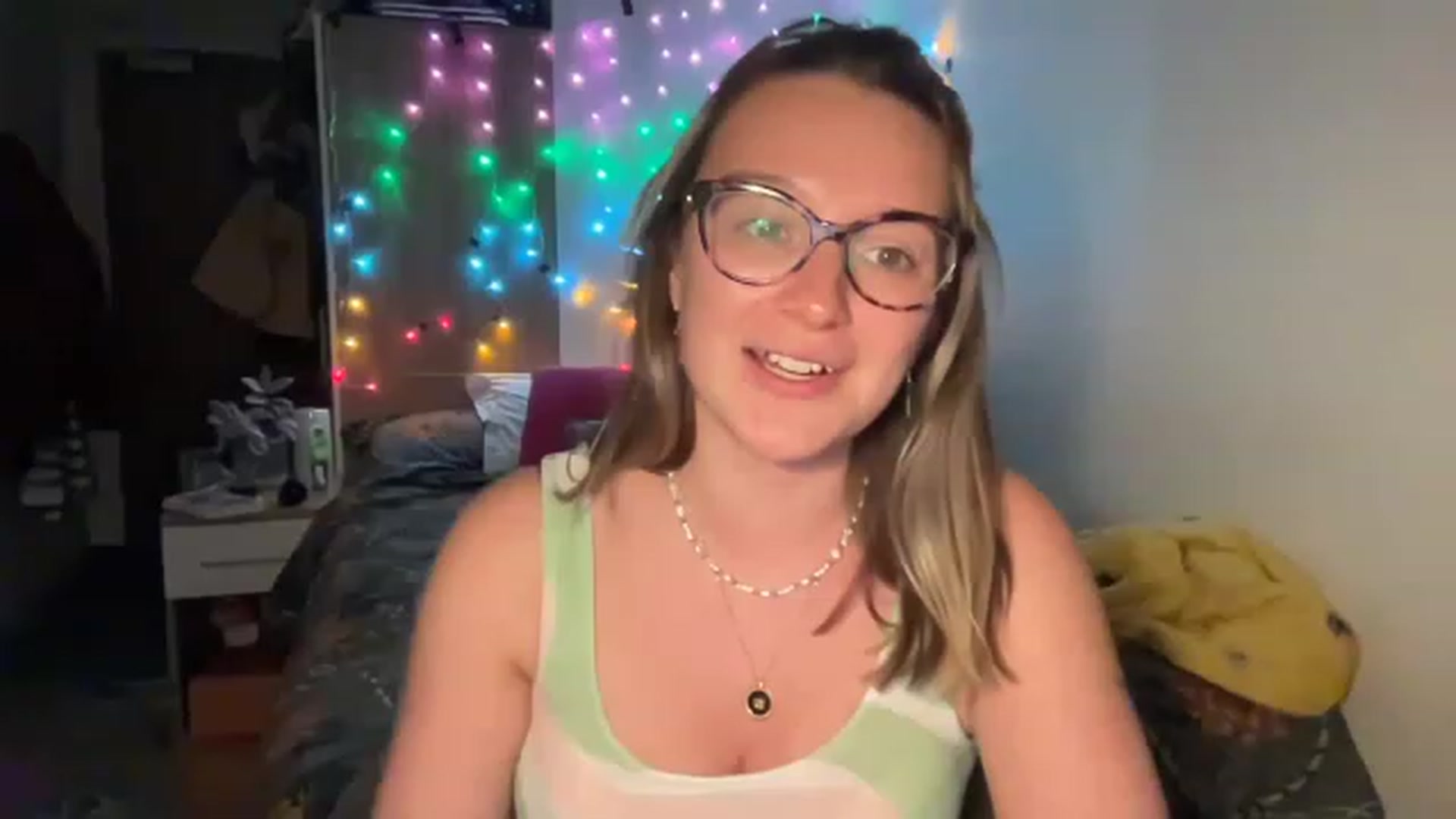 Gallery image thumbnail from BirthdayRosie's myfreecams stream on, 05/10/2023, 20:59 image 19 of 20