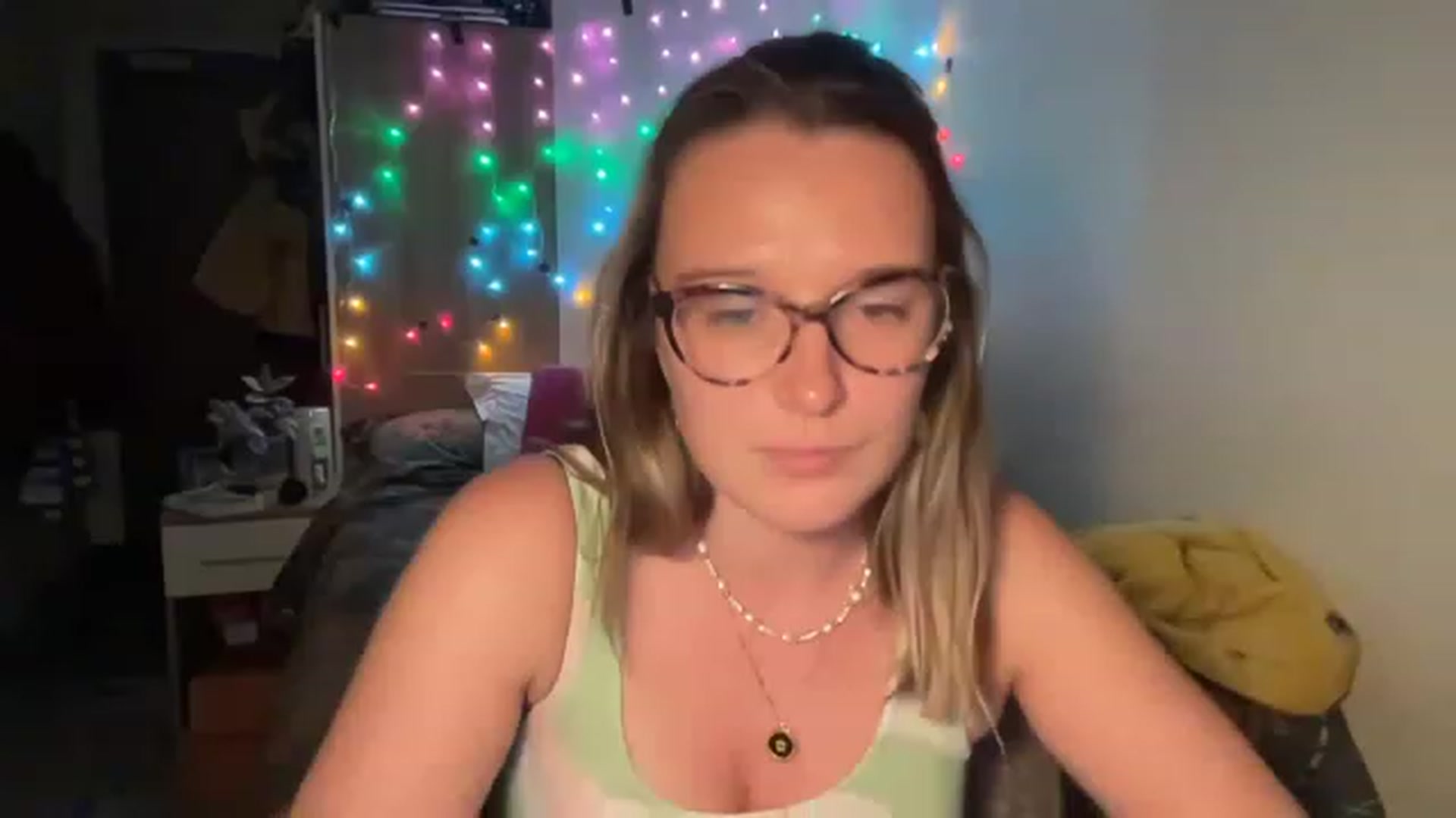 Gallery image thumbnail from BirthdayRosie's myfreecams stream on, 05/10/2023, 20:59 image 20 of 20