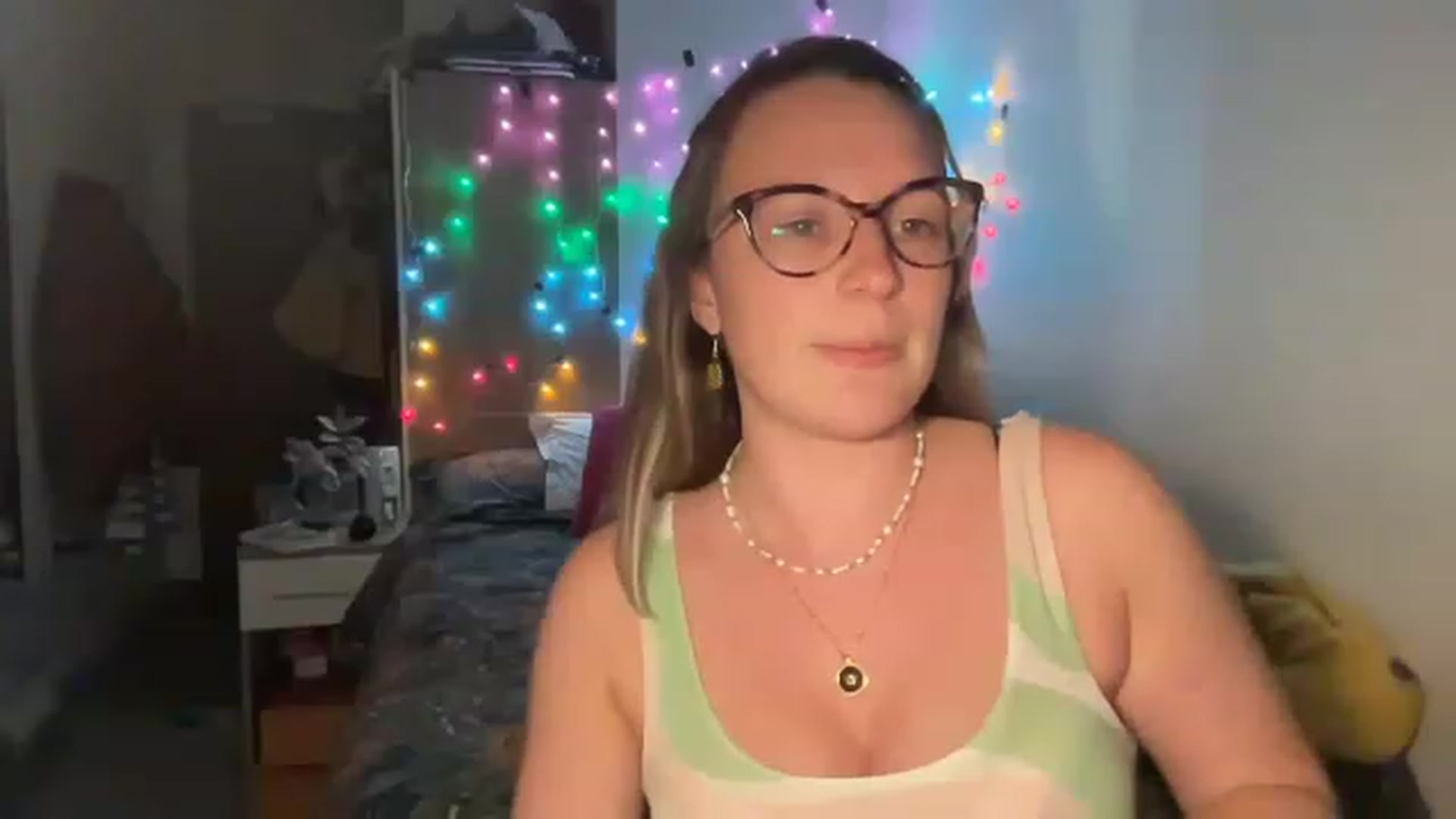 Gallery image thumbnail from BirthdayRosie's myfreecams stream on, 05/10/2023, 20:59 image 2 of 20