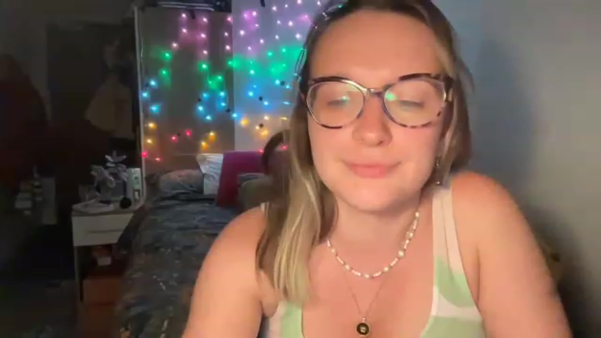 Gallery image thumbnail from BirthdayRosie's myfreecams stream on, 05/10/2023, 20:59 image 10 of 20