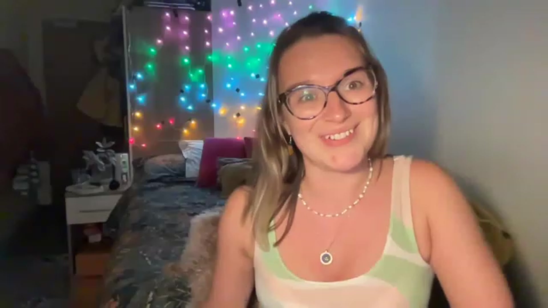 Gallery image thumbnail from BirthdayRosie's myfreecams stream on, 05/10/2023, 20:59 image 13 of 20