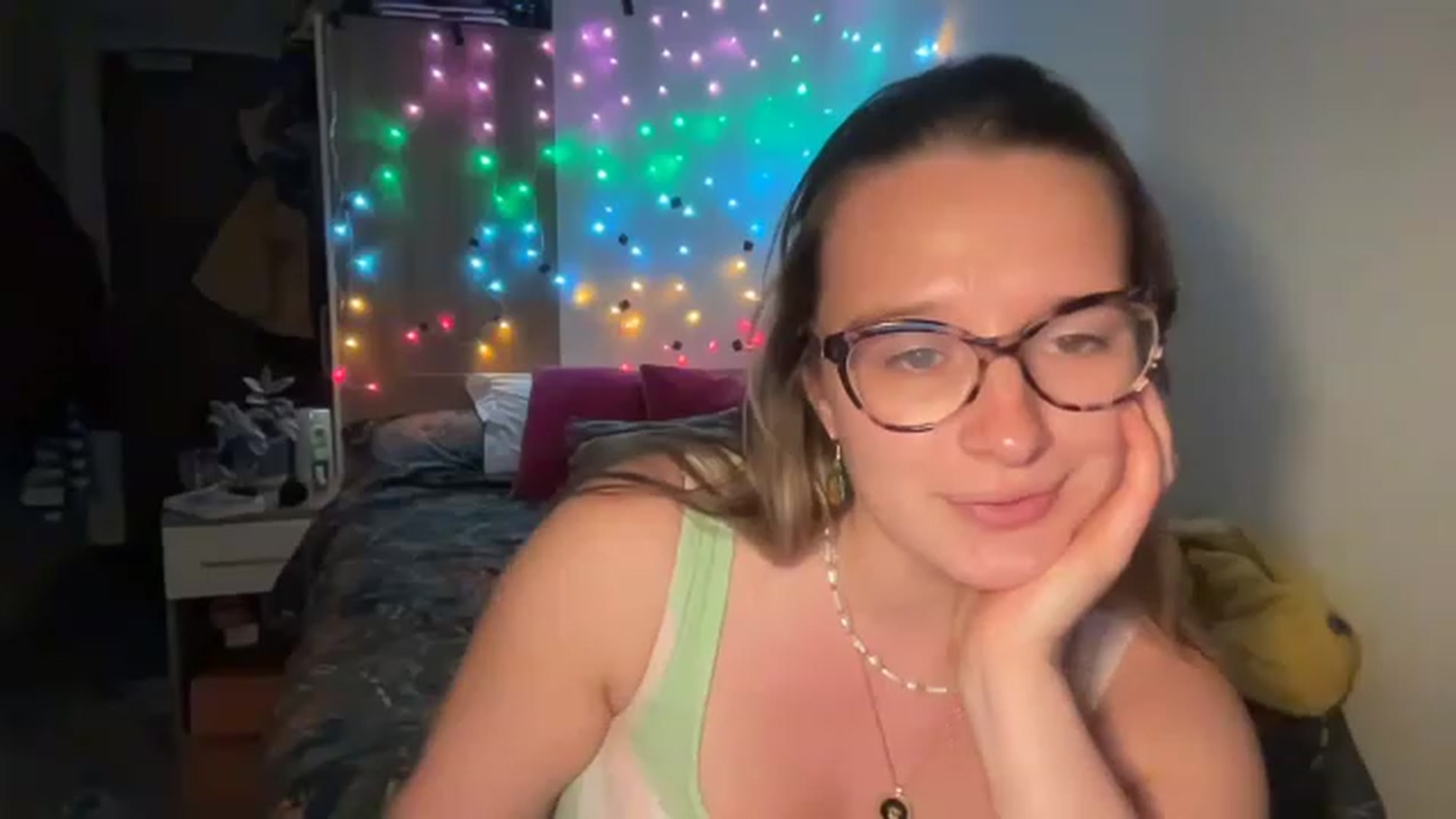 Gallery image thumbnail from BirthdayRosie's myfreecams stream on, 05/10/2023, 20:59 image 17 of 20
