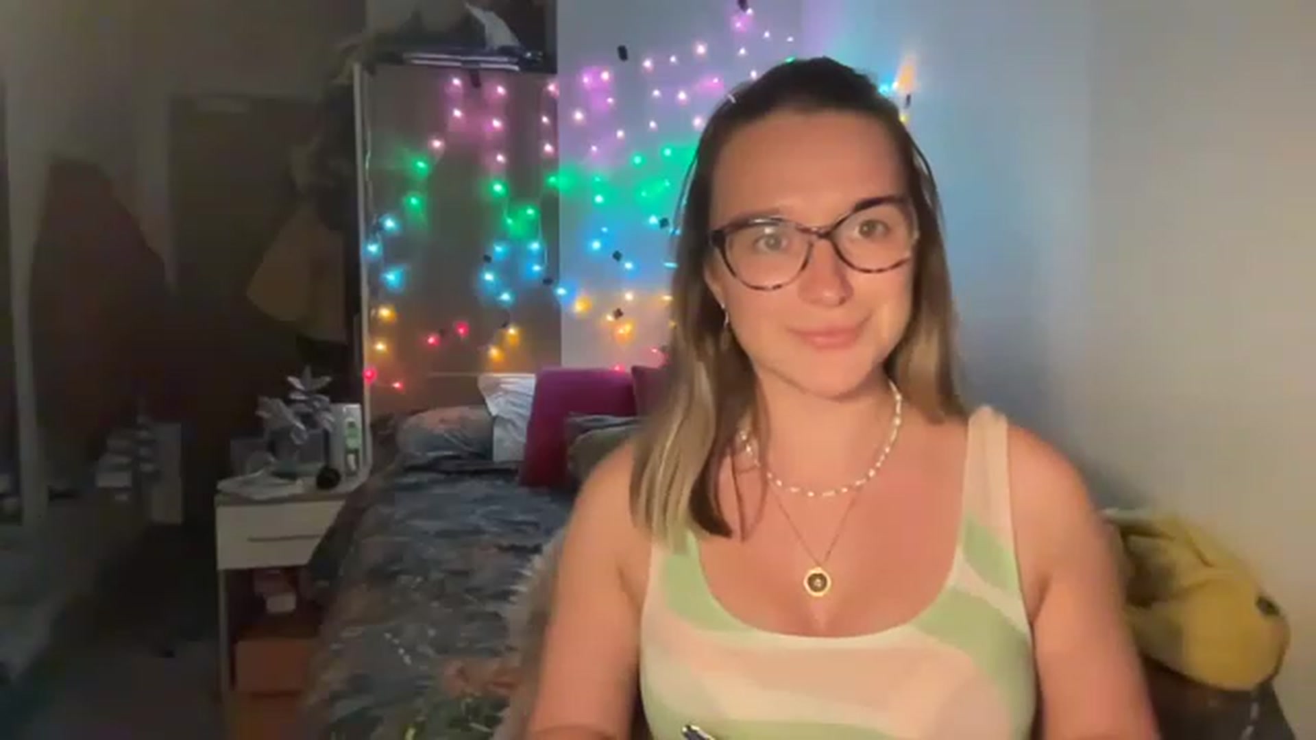Gallery image thumbnail from BirthdayRosie's myfreecams stream on, 05/10/2023, 20:59 image 5 of 20