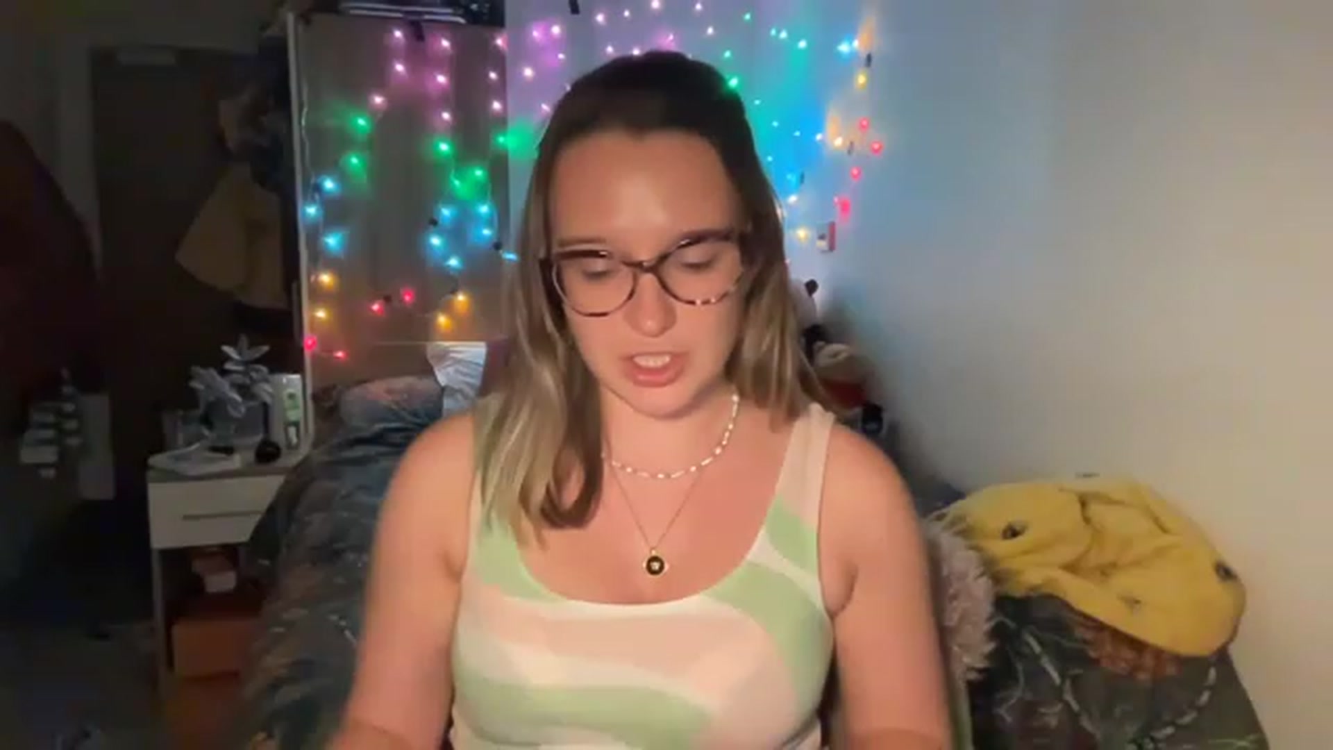 Gallery image thumbnail from BirthdayRosie's myfreecams stream on, 05/10/2023, 20:59 image 14 of 20