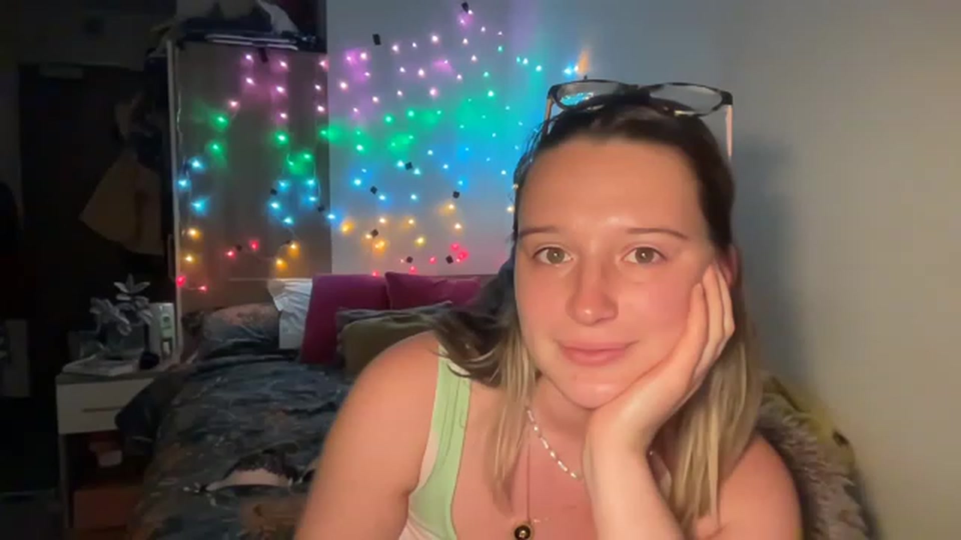 Gallery image thumbnail from BirthdayRosie's myfreecams stream on, 05/10/2023, 22:37 image 17 of 20