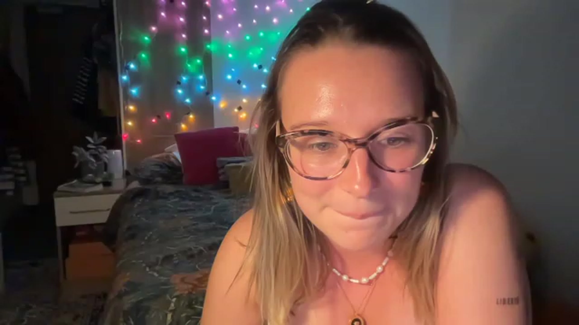 Gallery image thumbnail from BirthdayRosie's myfreecams stream on, 05/11/2023, 22:33 image 10 of 20